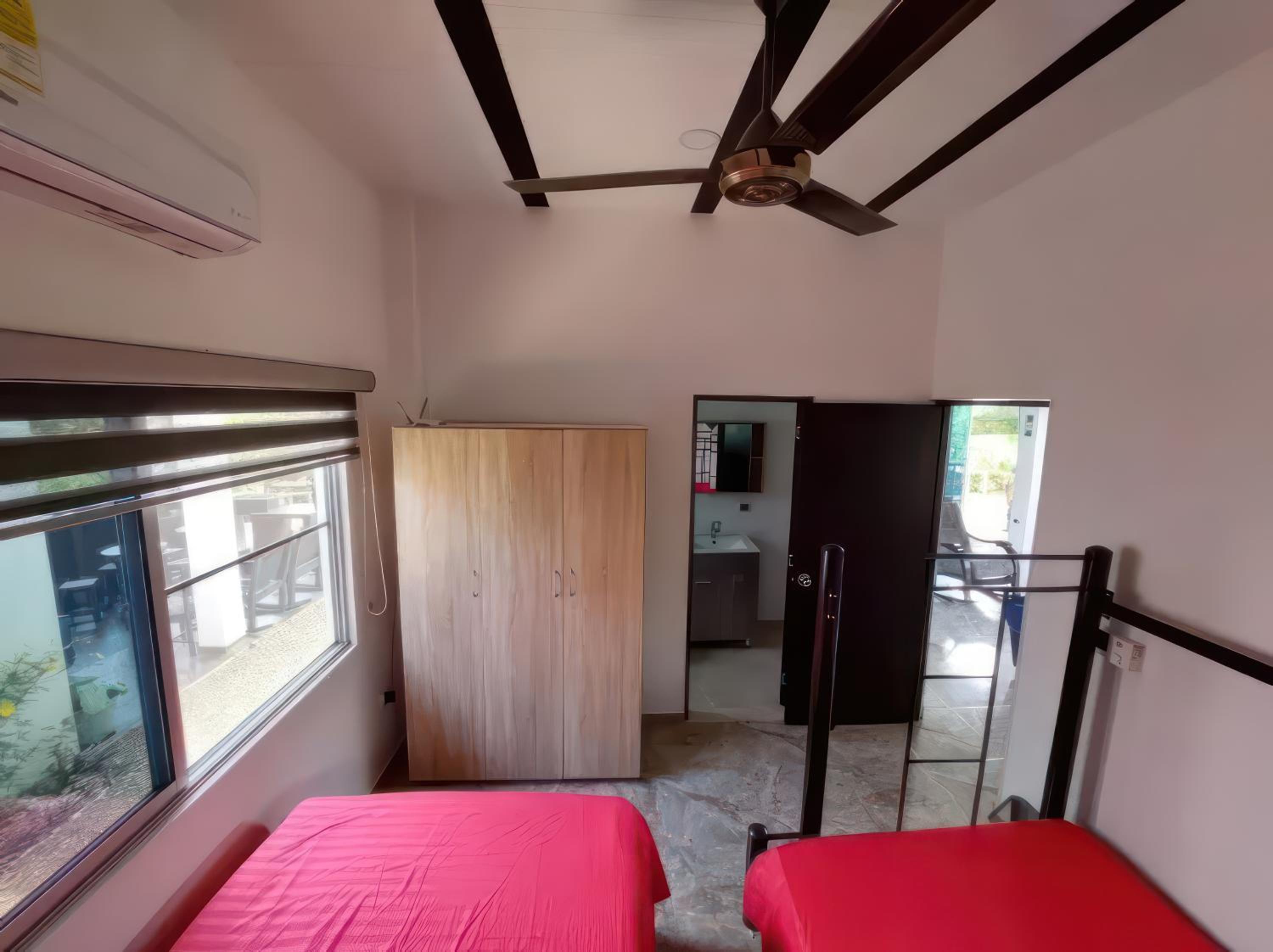 Three-Bedroom House photo 3