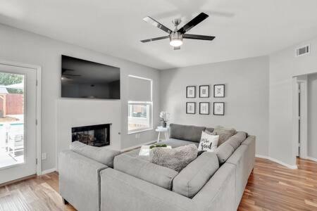 Family Room photo 1