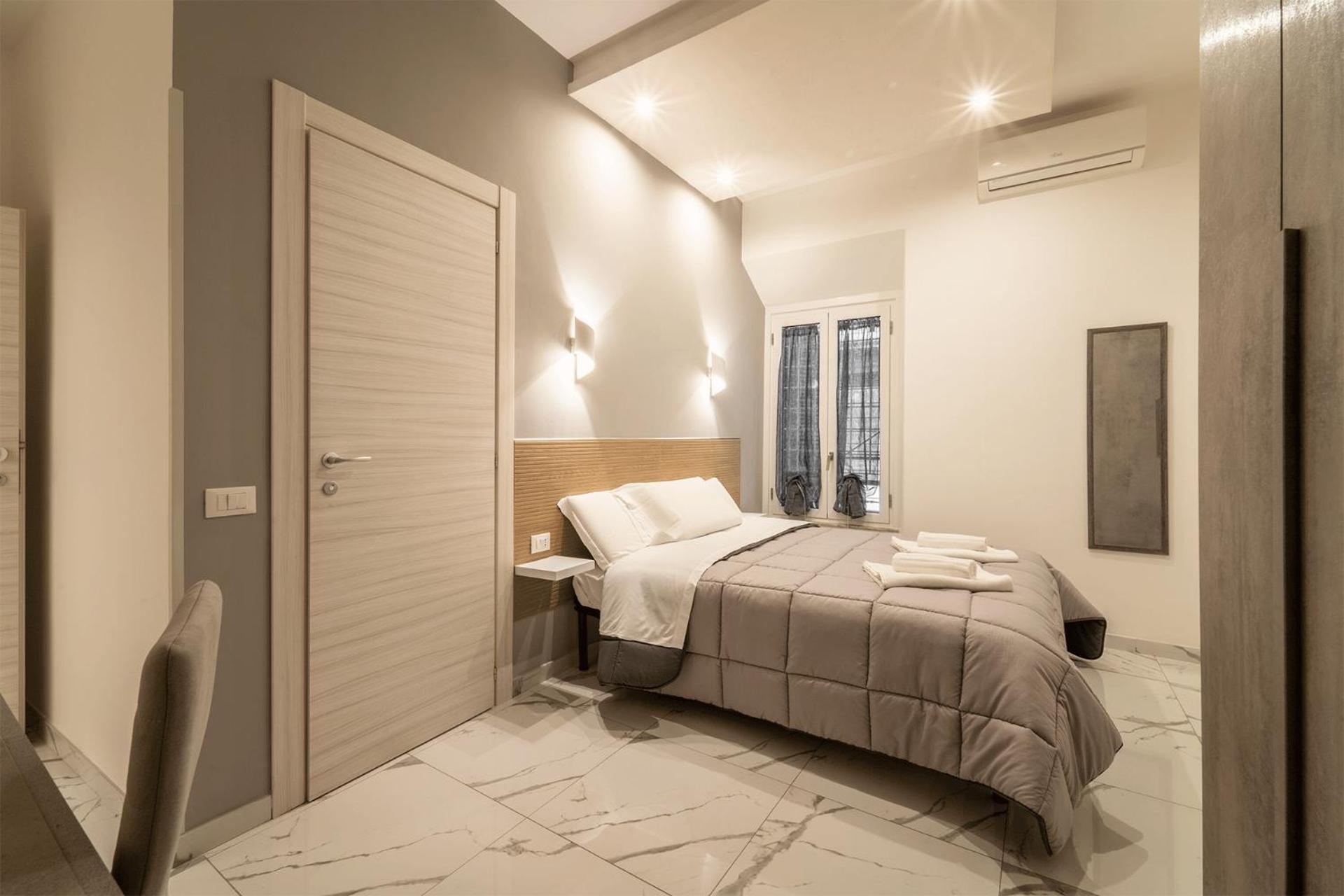 Standard King Room photo 3