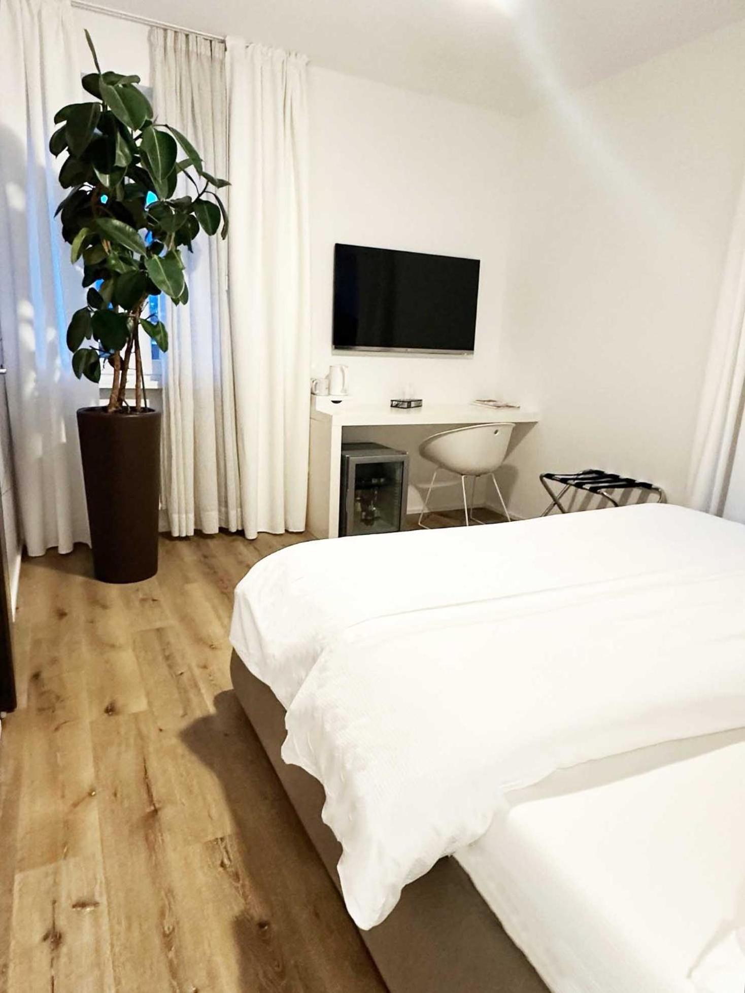 Deluxe Double or Twin Room  - Photo 6