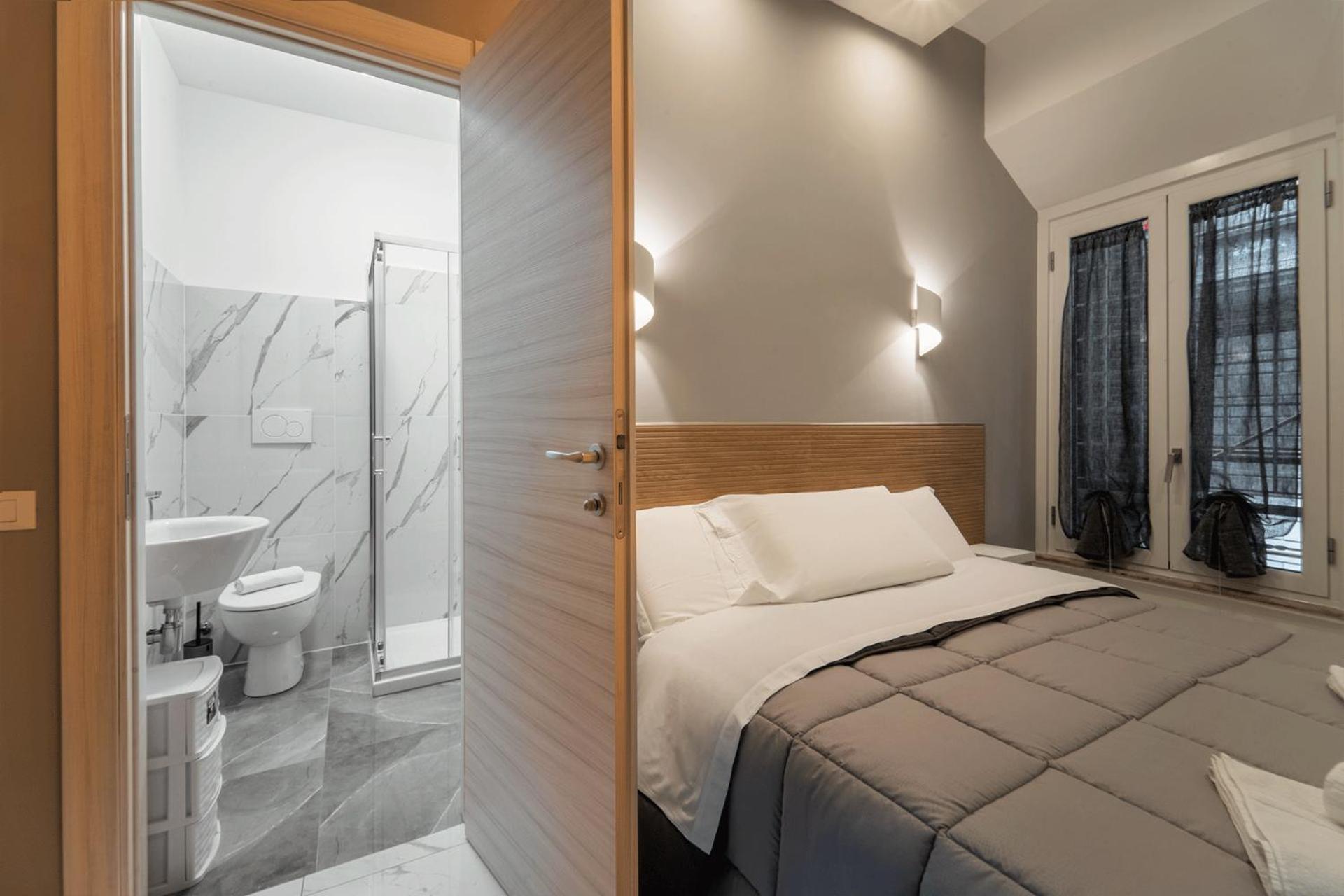 Standard King Room photo 1