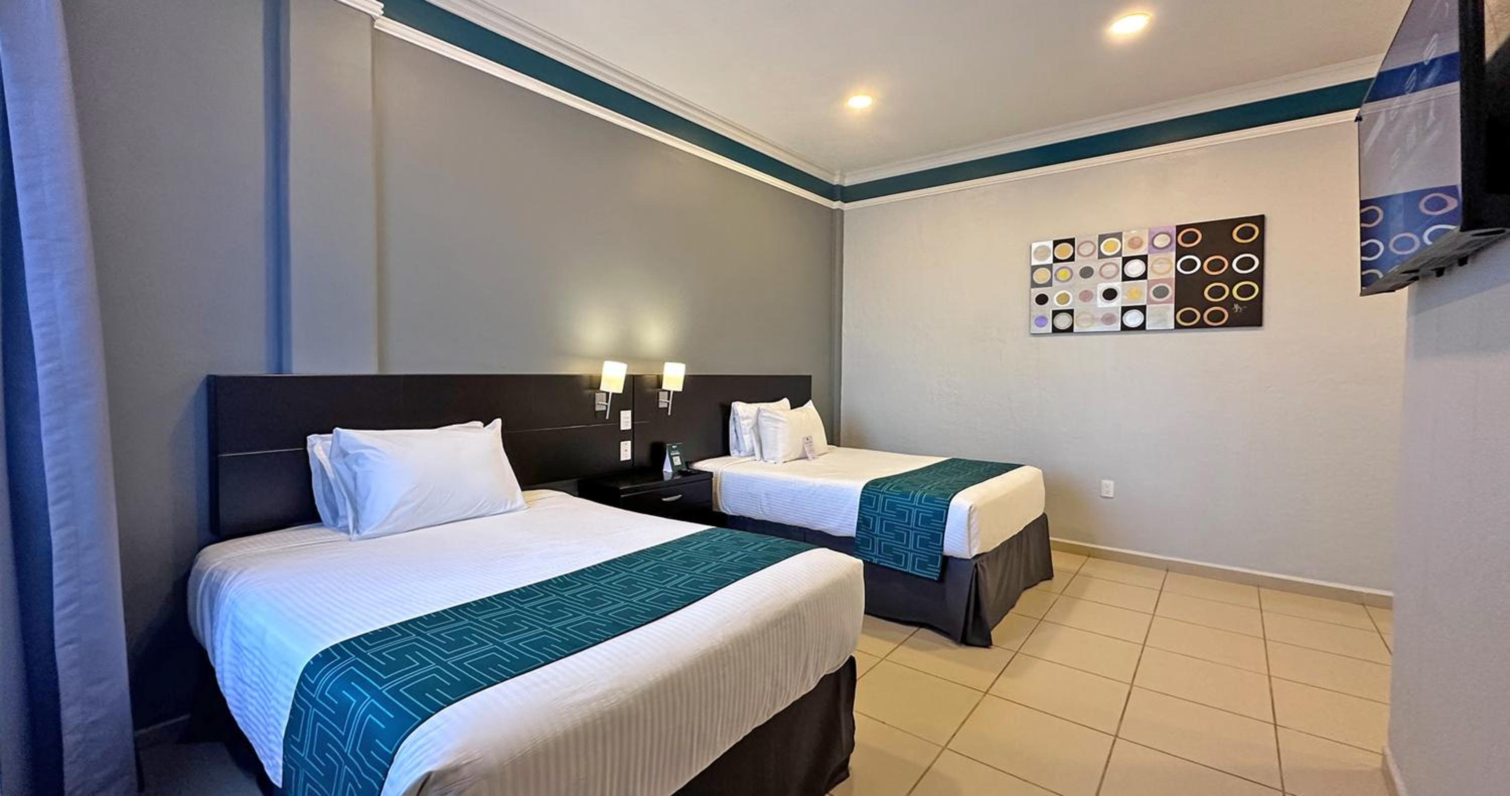 Deluxe Double Room - Photo 23