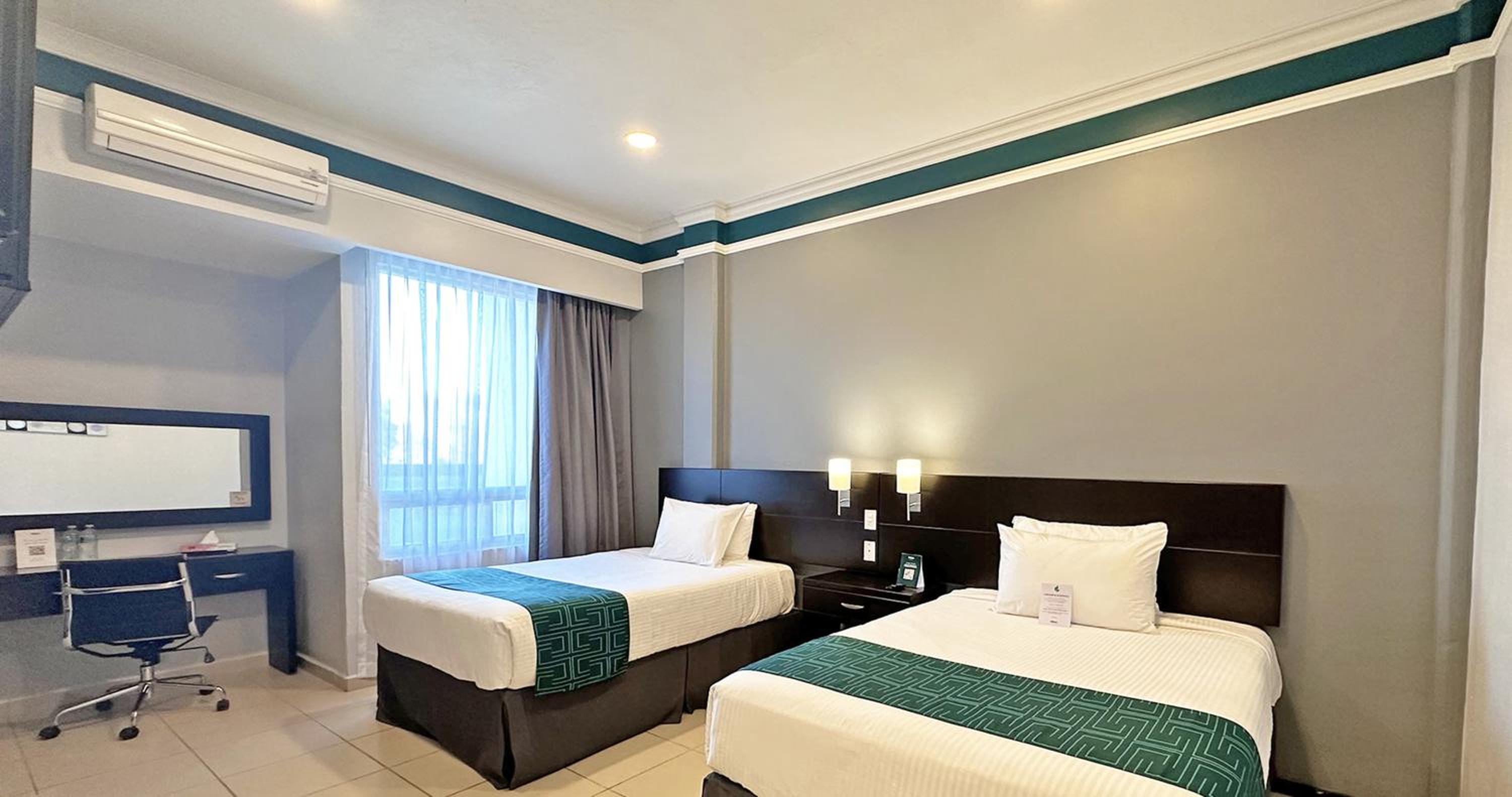 Deluxe Double Room - Photo 12