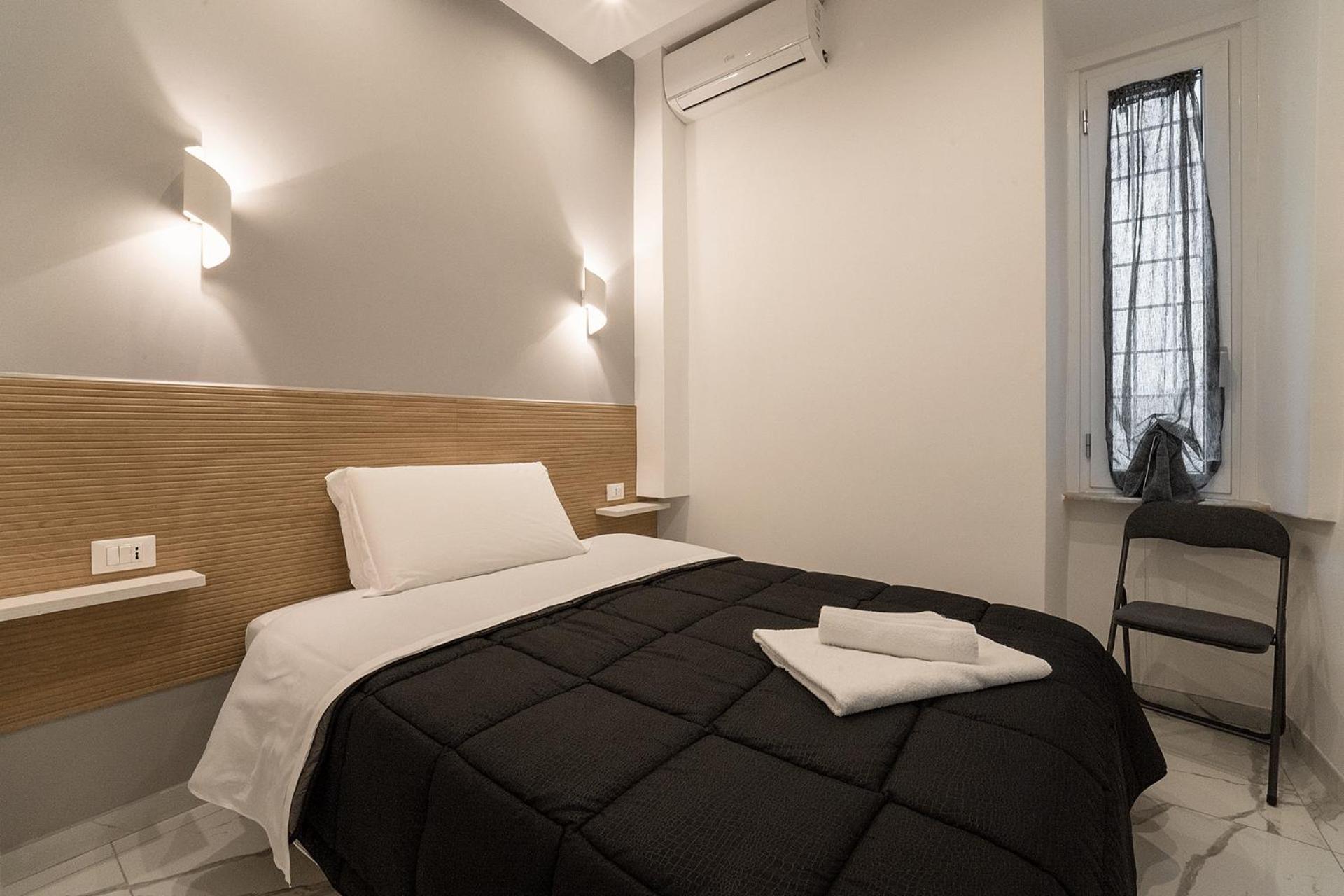 Small Single Room photo 3