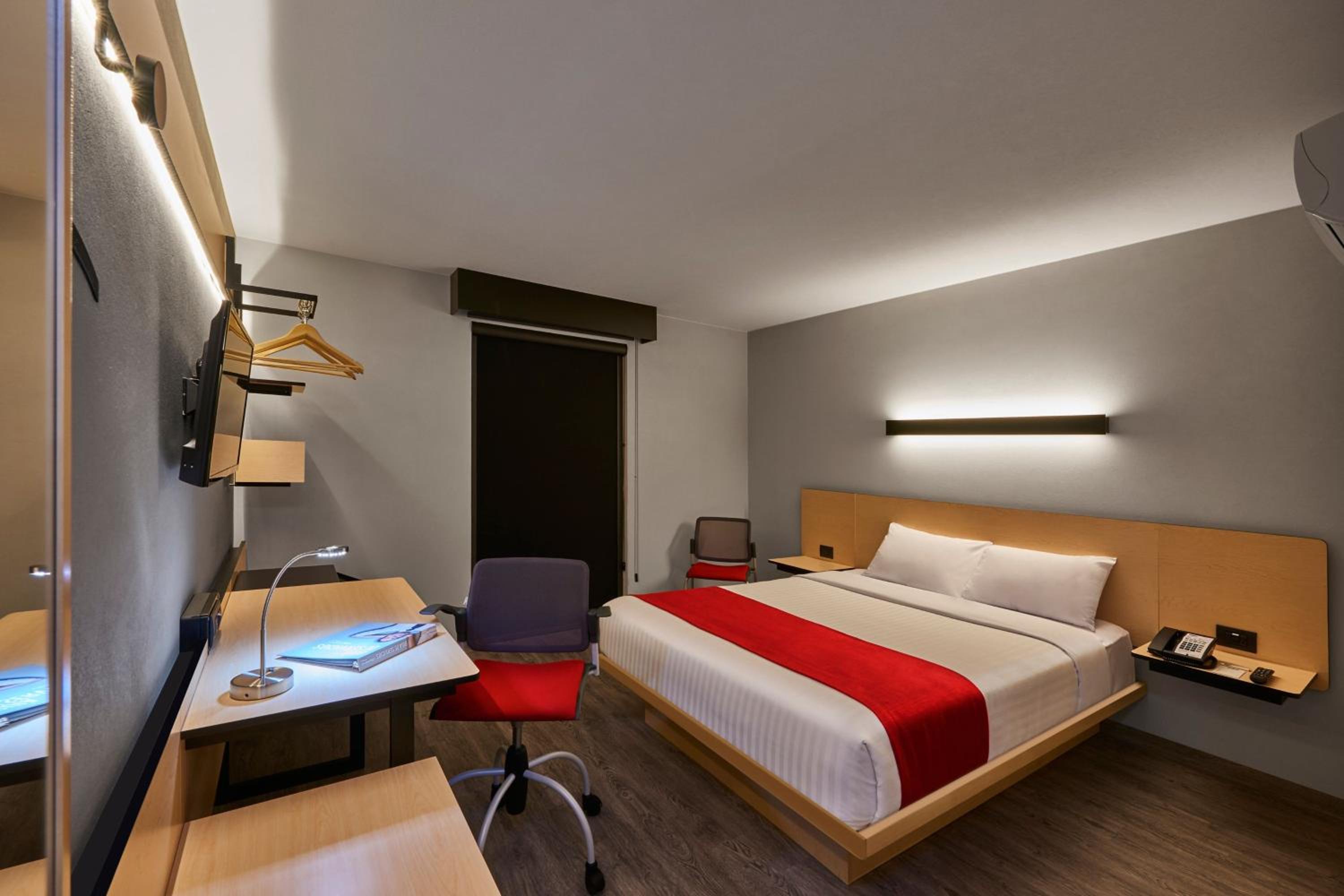 Available room thumbnail 5