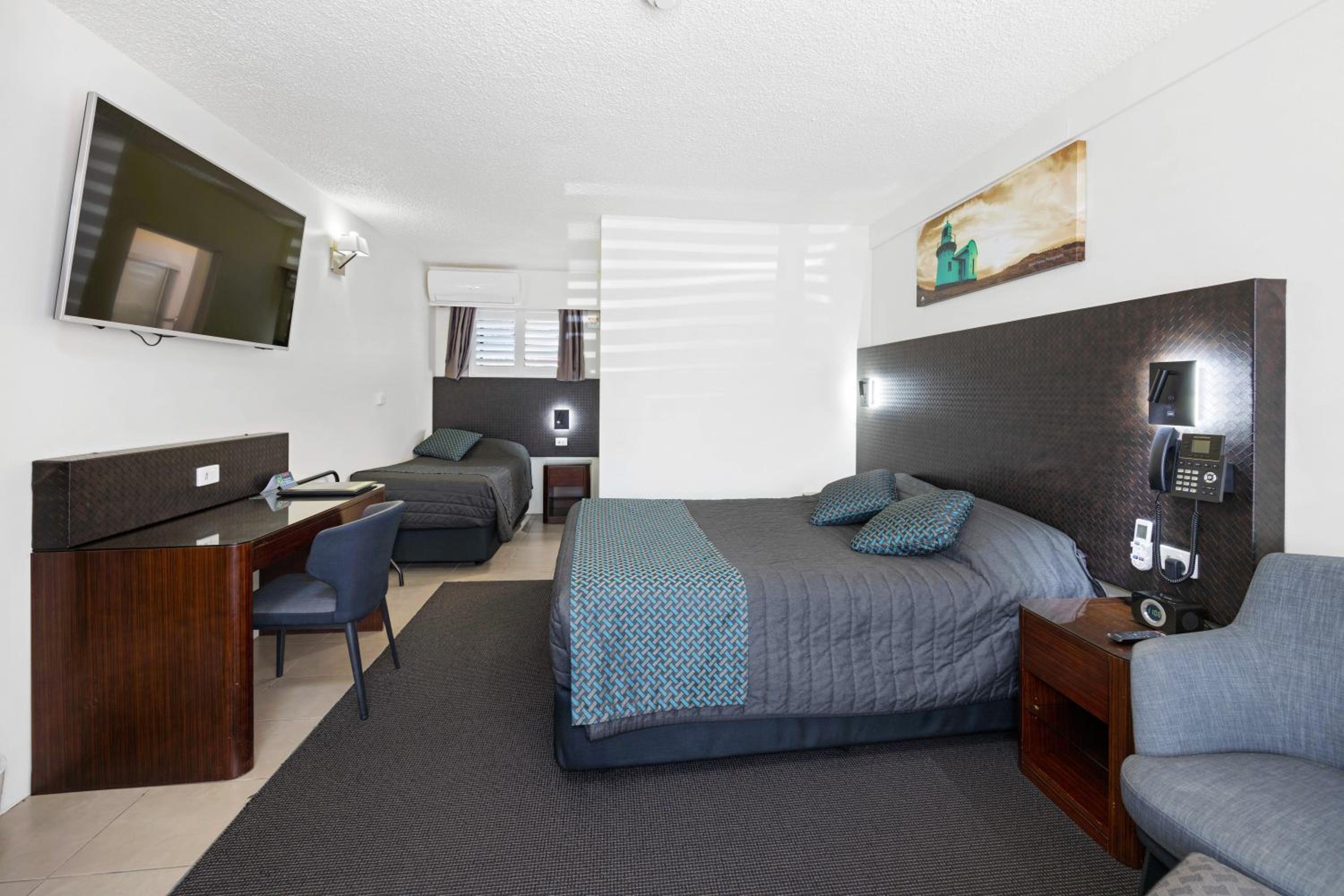 First Floor Standard Room photo 3