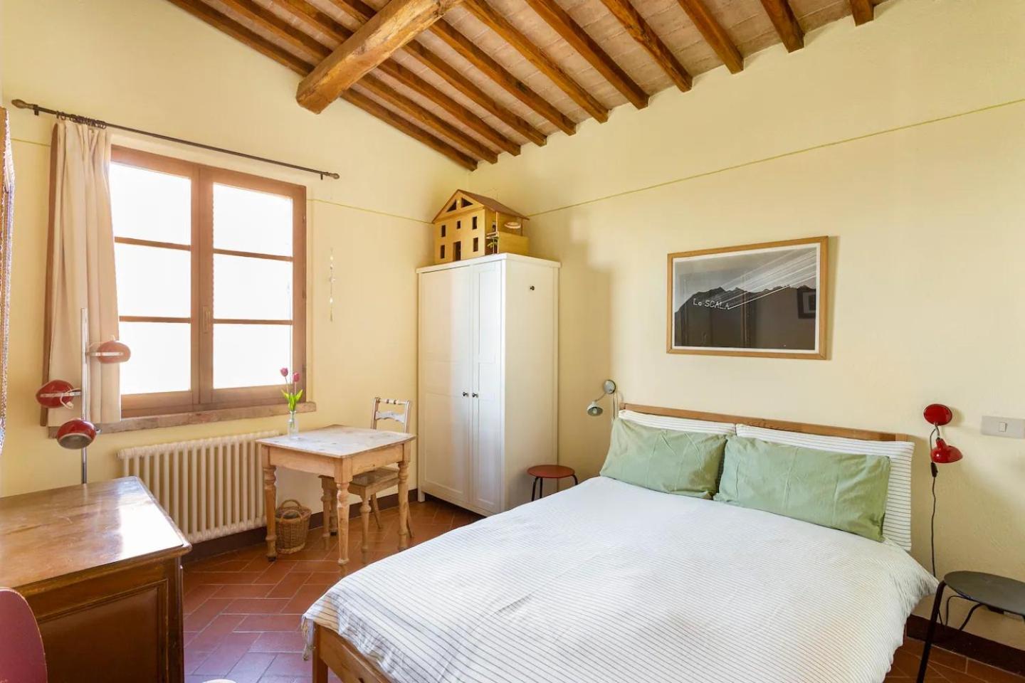 Double Room with Shared Bathroom photo 1