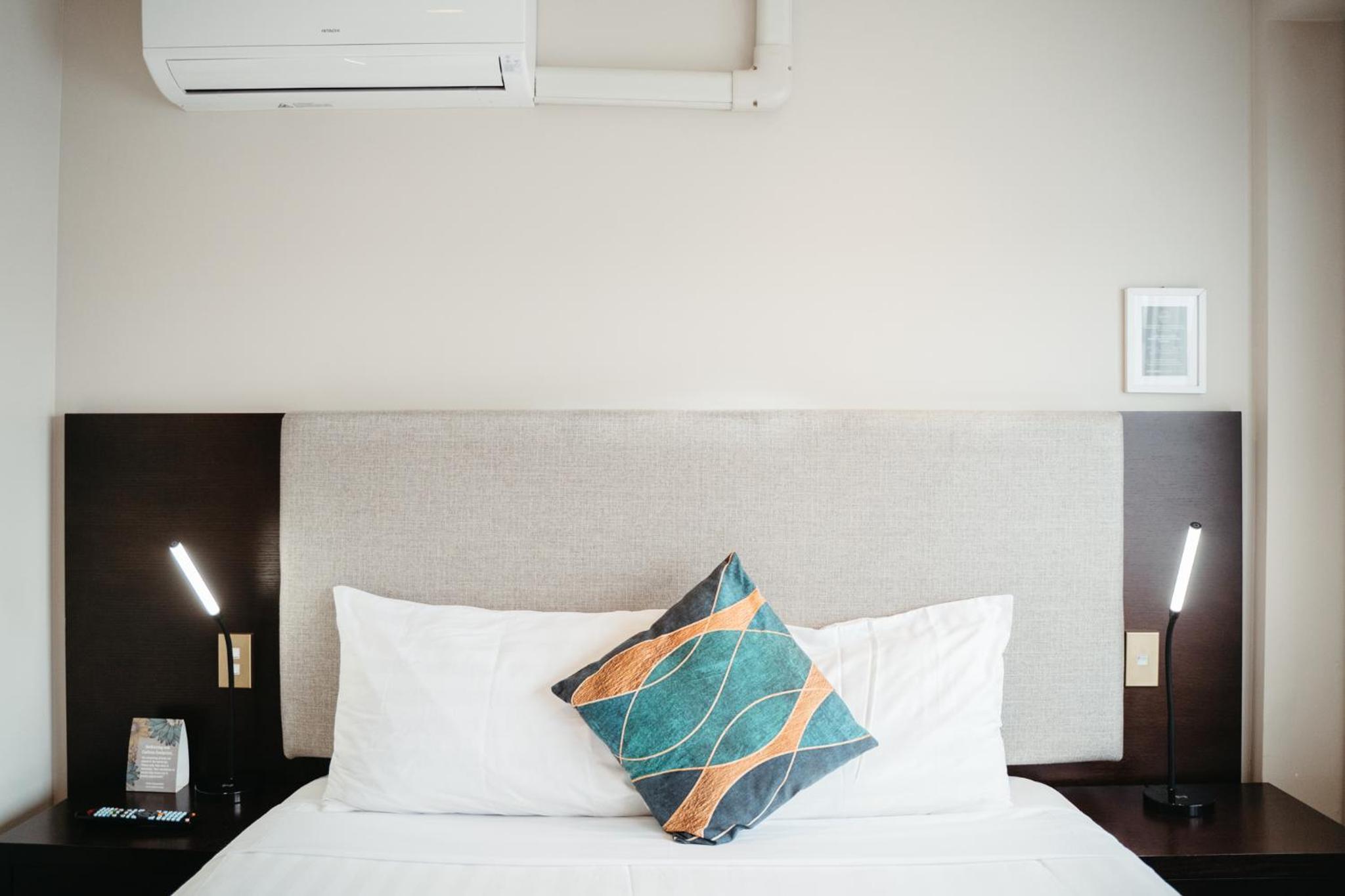 Two-Bedroom Apartment - Split Level with Queen and Single - Photo 2