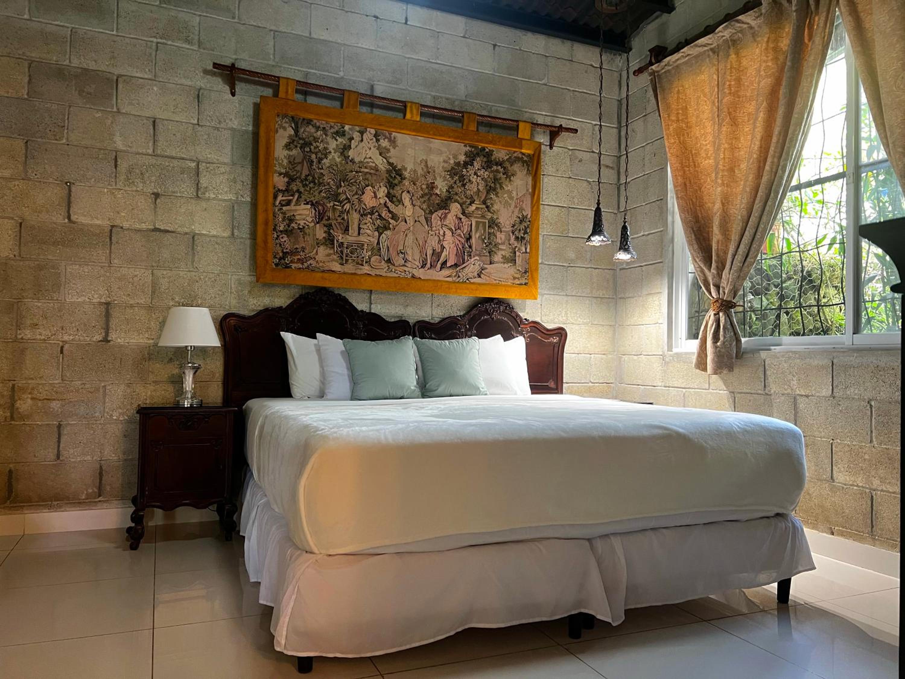 Deluxe Family Suite