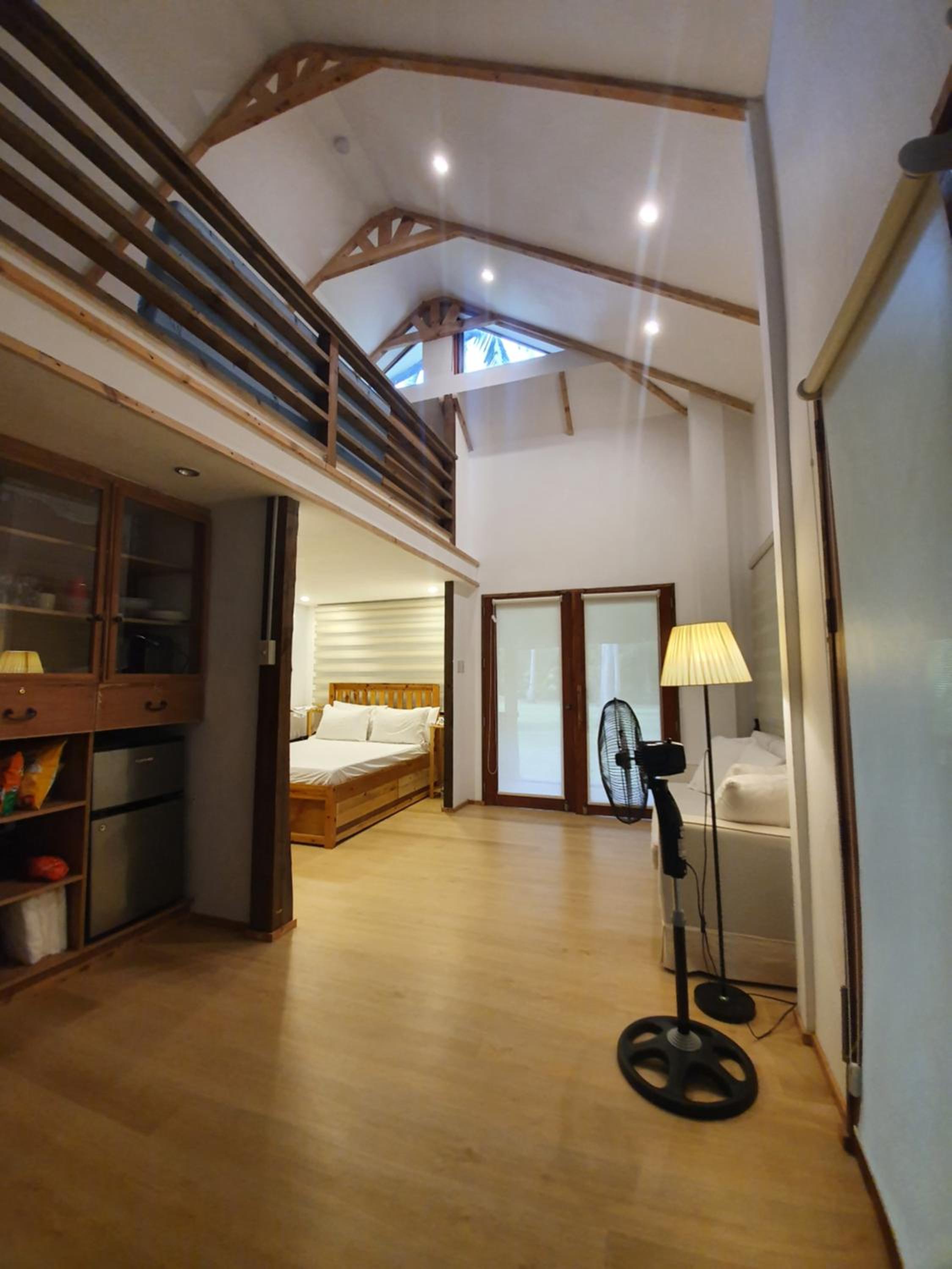 Family Room with Private Bathroom photo 2