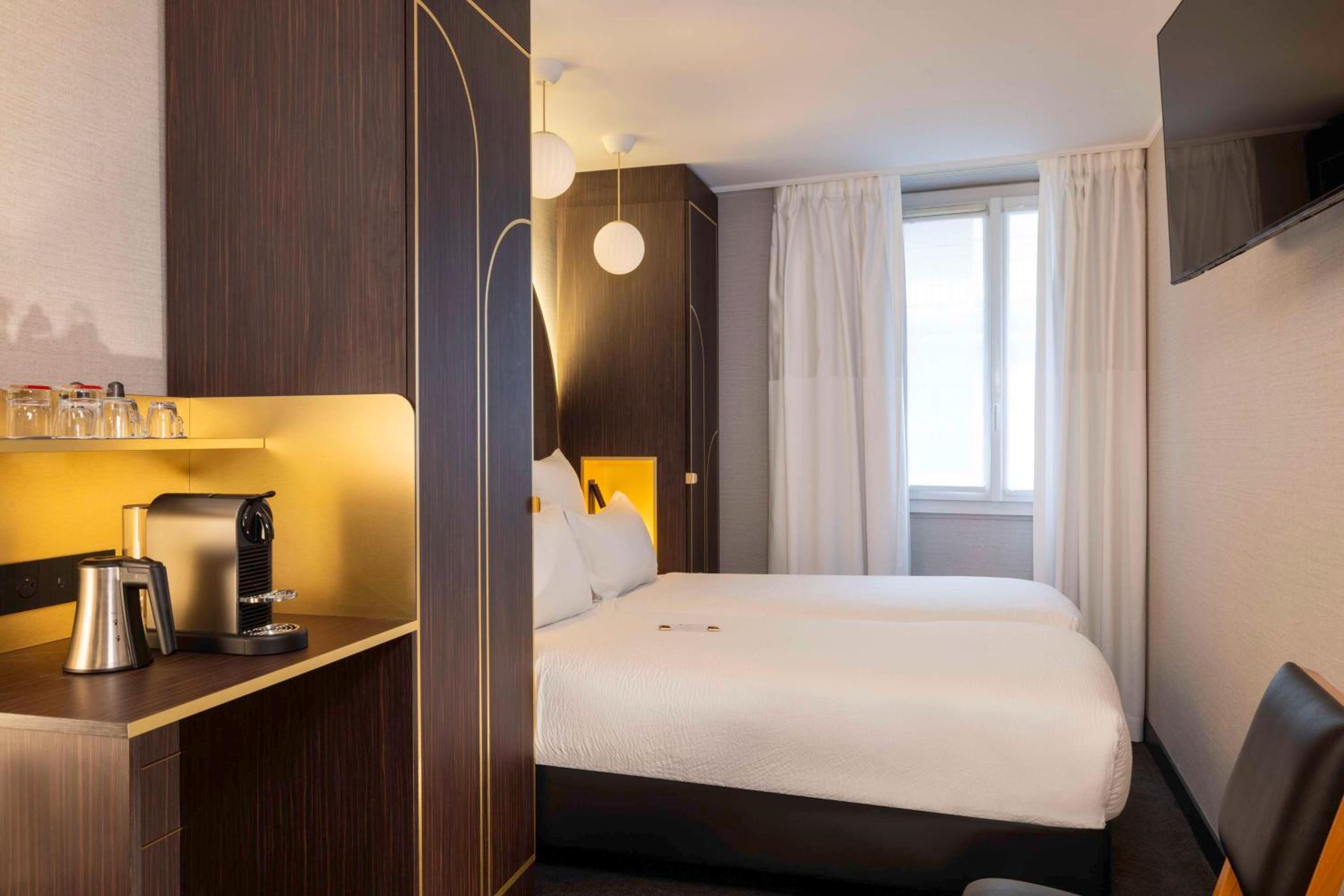 Superior Twin Room - Non-Smoking photo 3