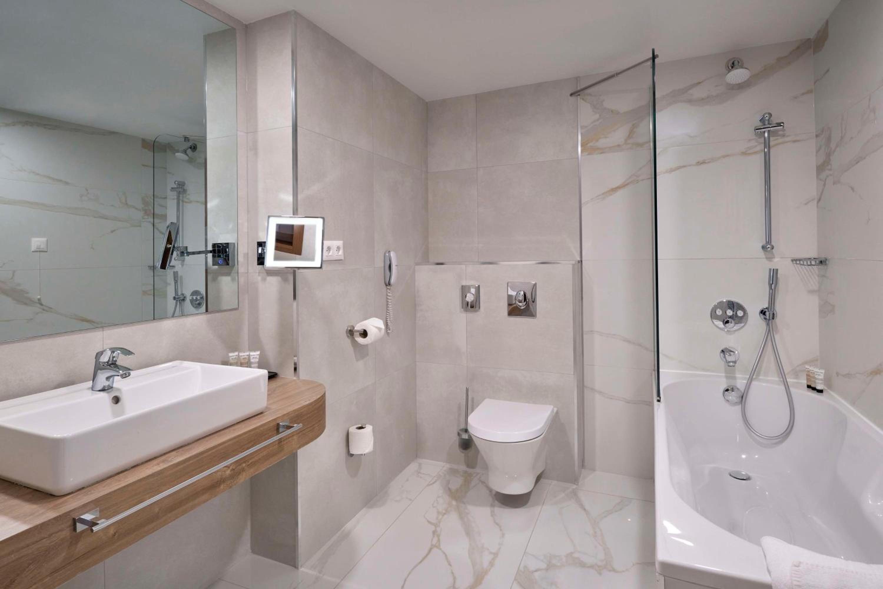 Premium Room - Photo 5
