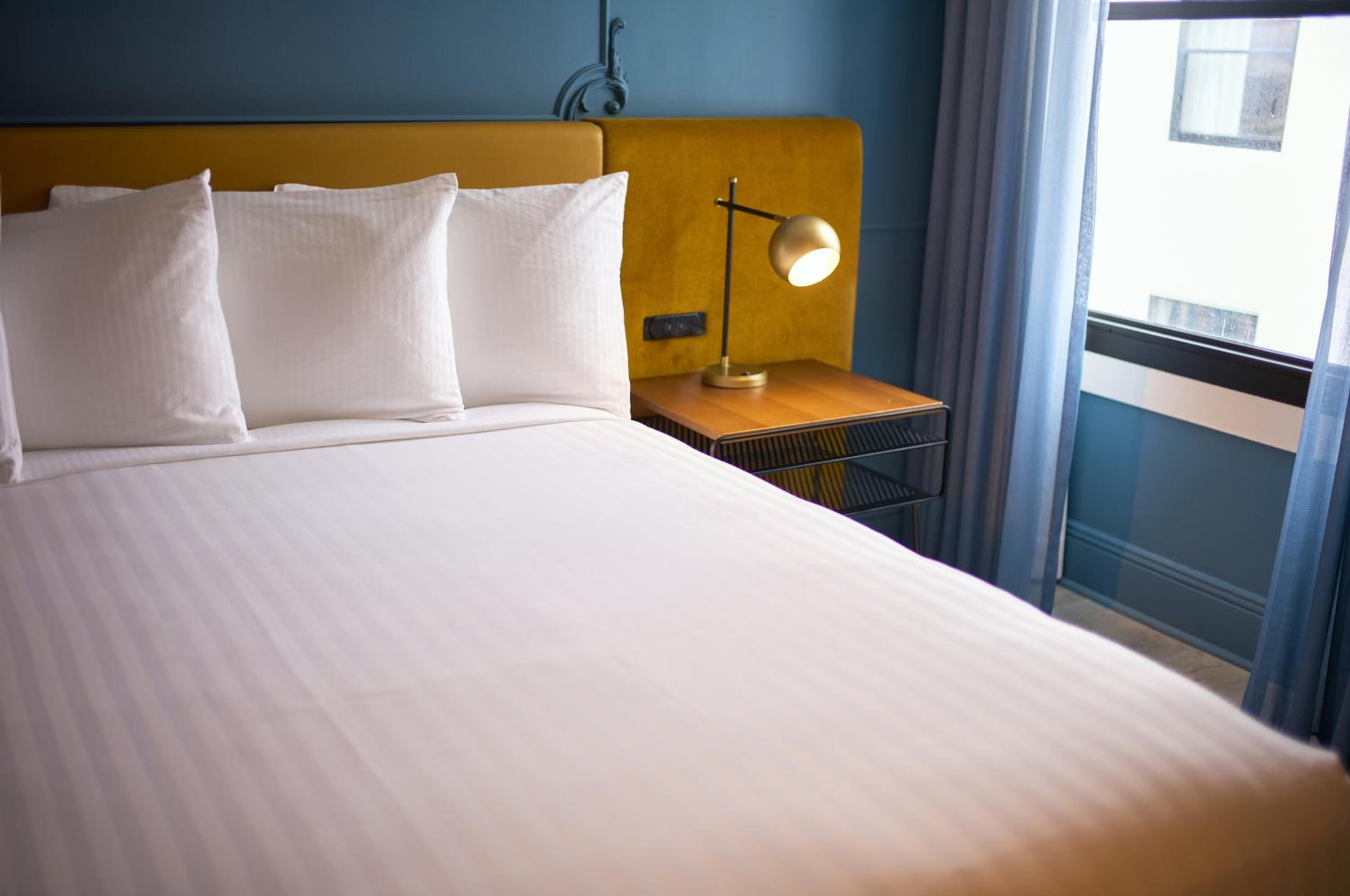 Standard King Room - Photo 3