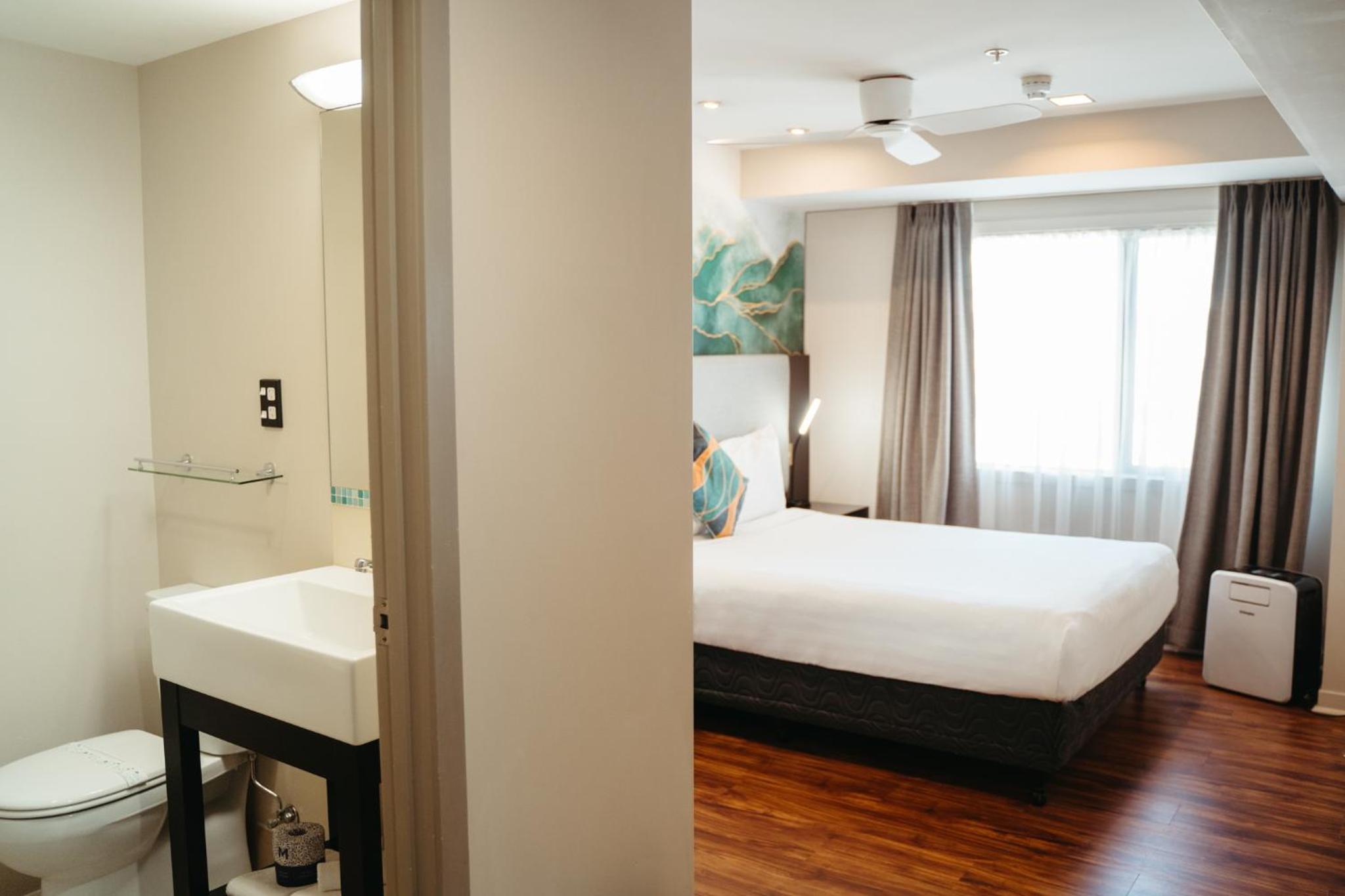 Standard Queen Room - Photo 6