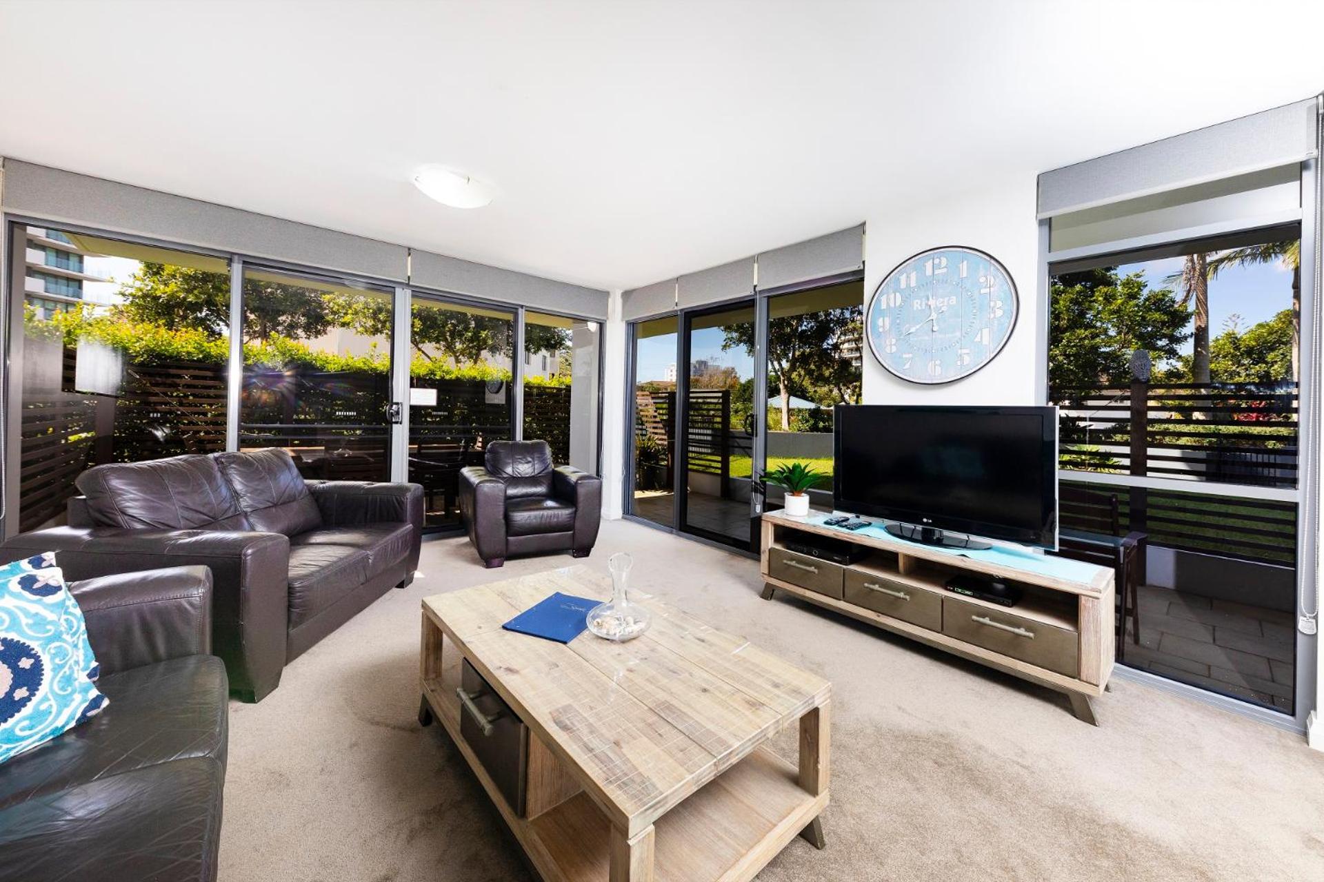 Three-Bedroom Apartment with Town View photo 3