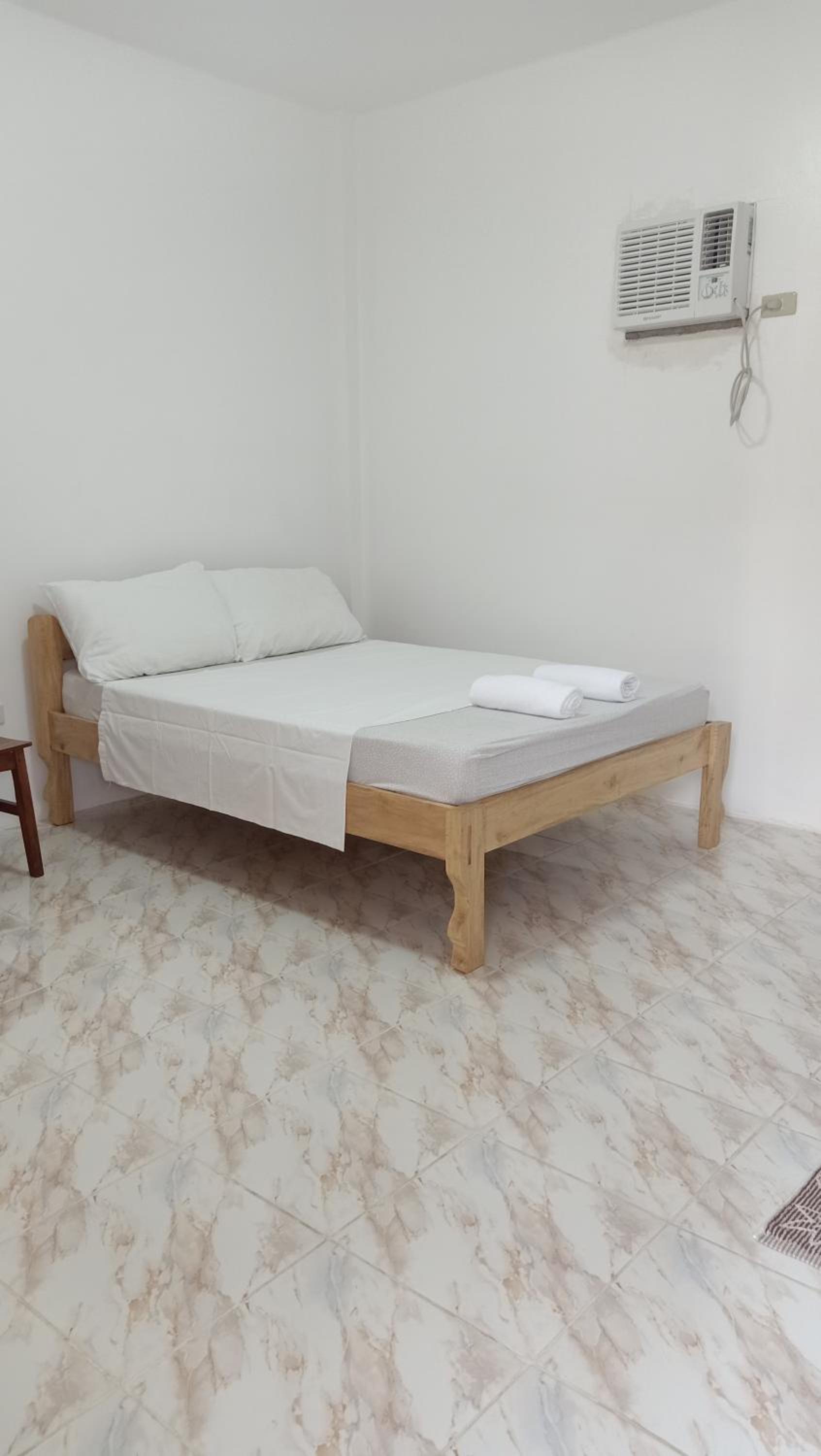 Standard Double Room - Photo 10
