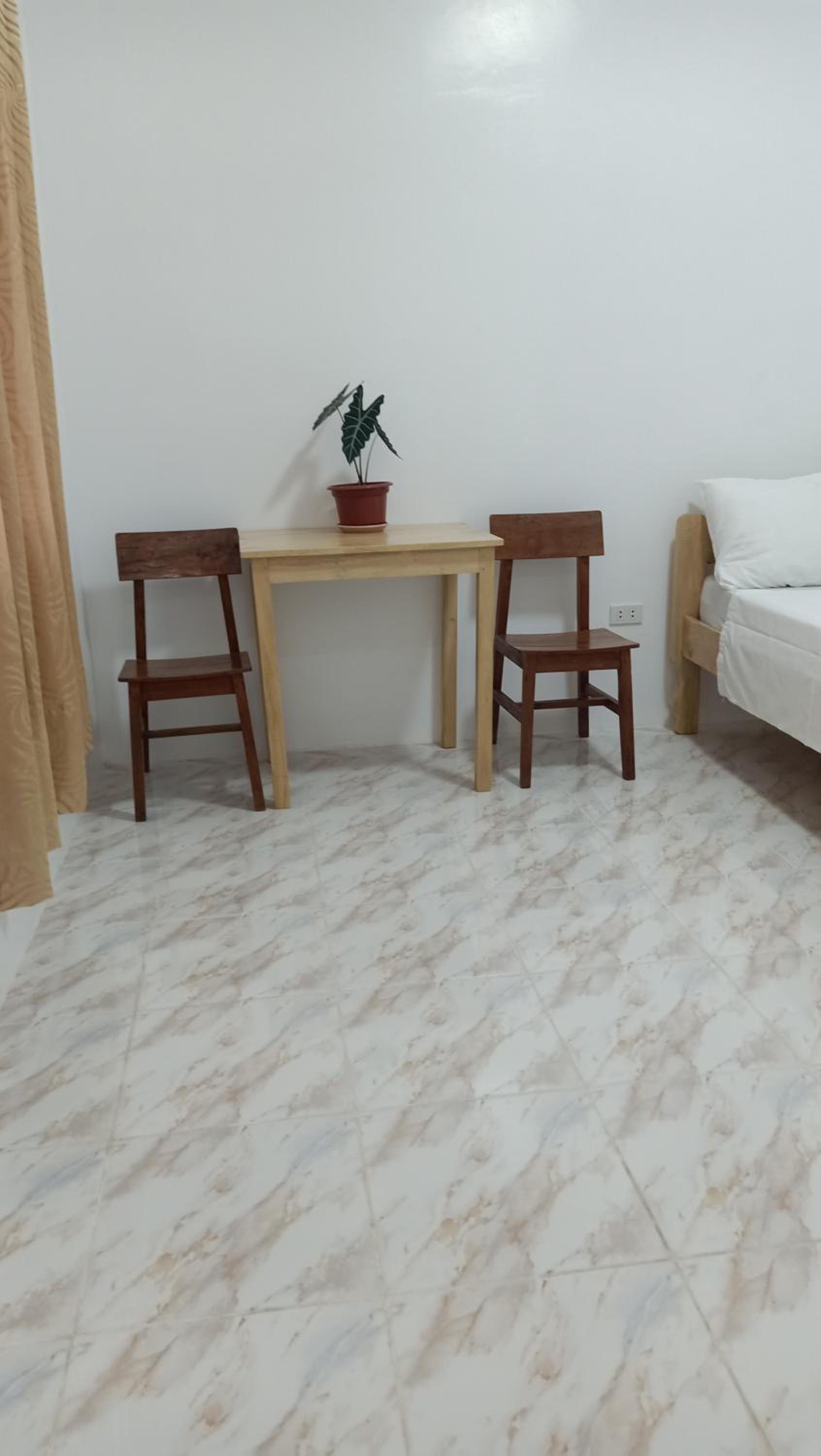 Standard Double Room - Photo 11