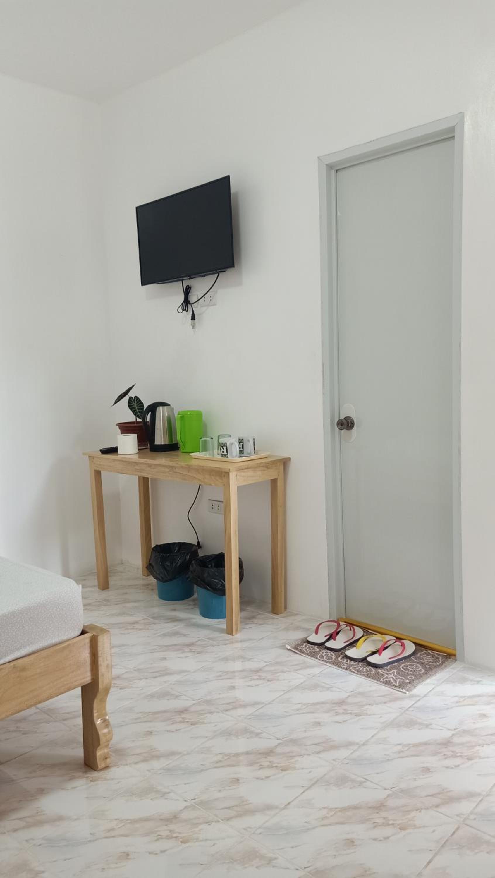 Standard Double Room - Photo 12
