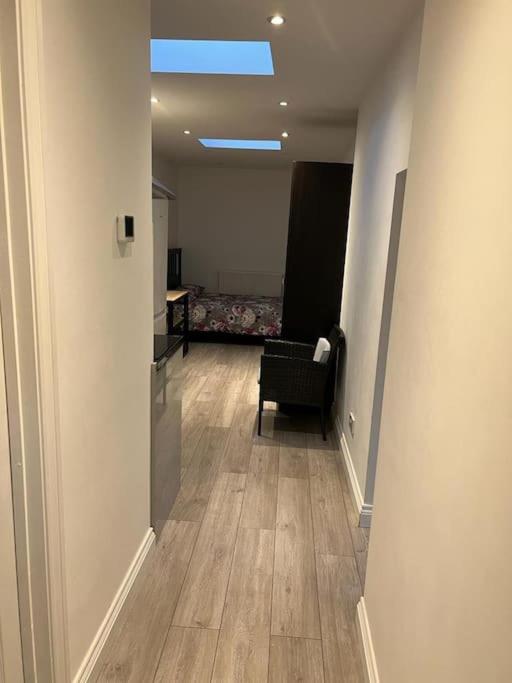 Studio Apartment photo 3