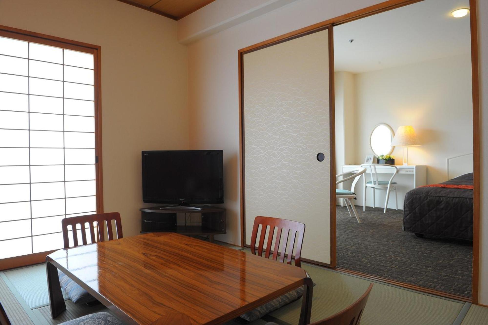 Two-Bedroom Suite - Photo 6