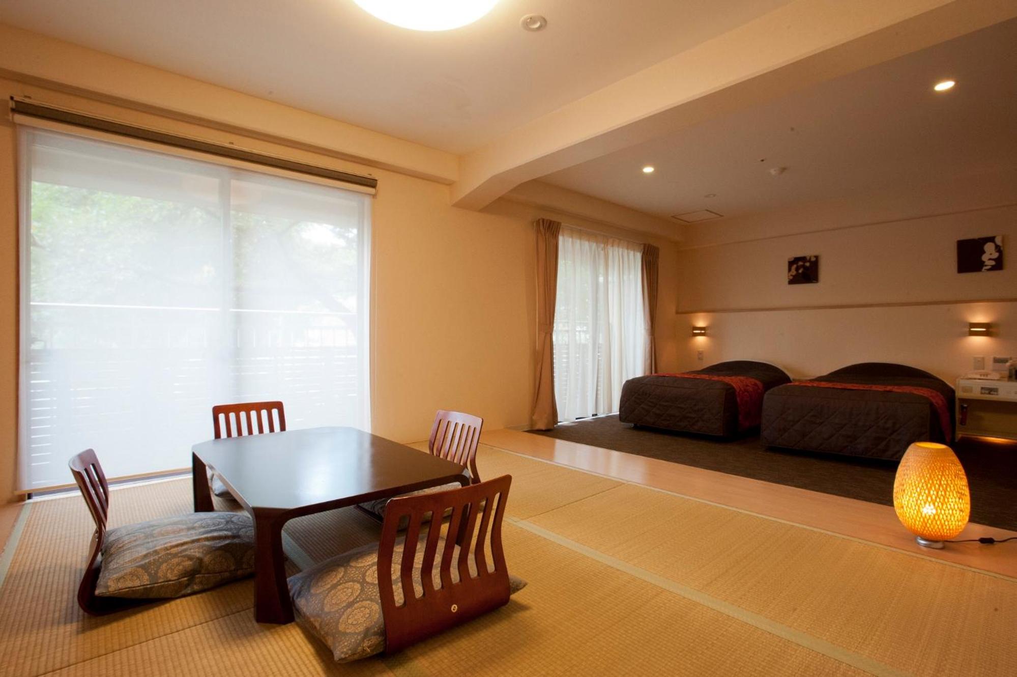 Family Room with Tatami Area and Shared Bathroom - Photo 1