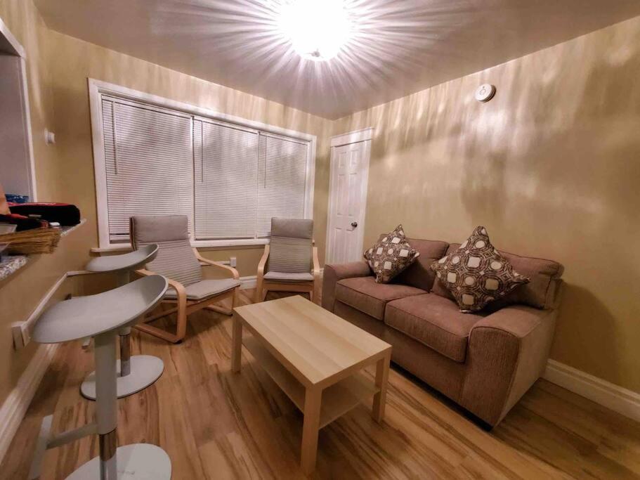 One-Bedroom Apartment photo 3