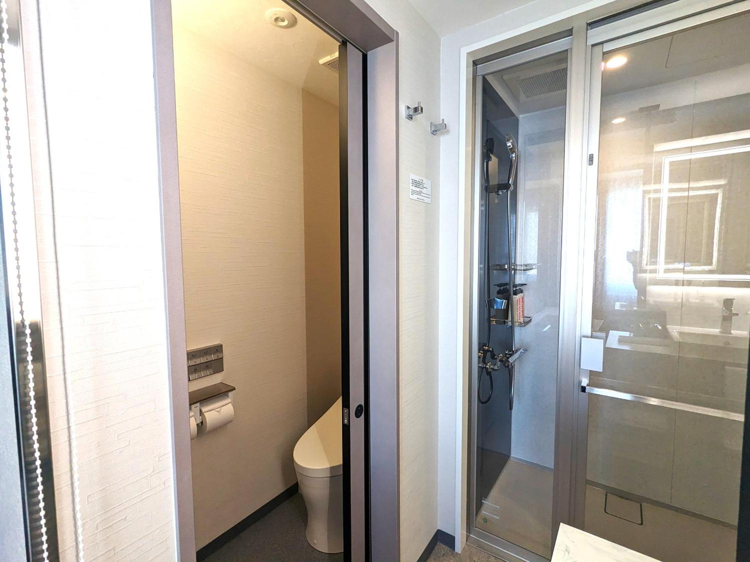 Single Room with Shower Booth - Smoking - Photo 2