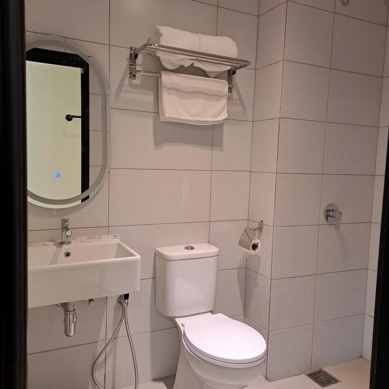 Deluxe Suite - Photo 7