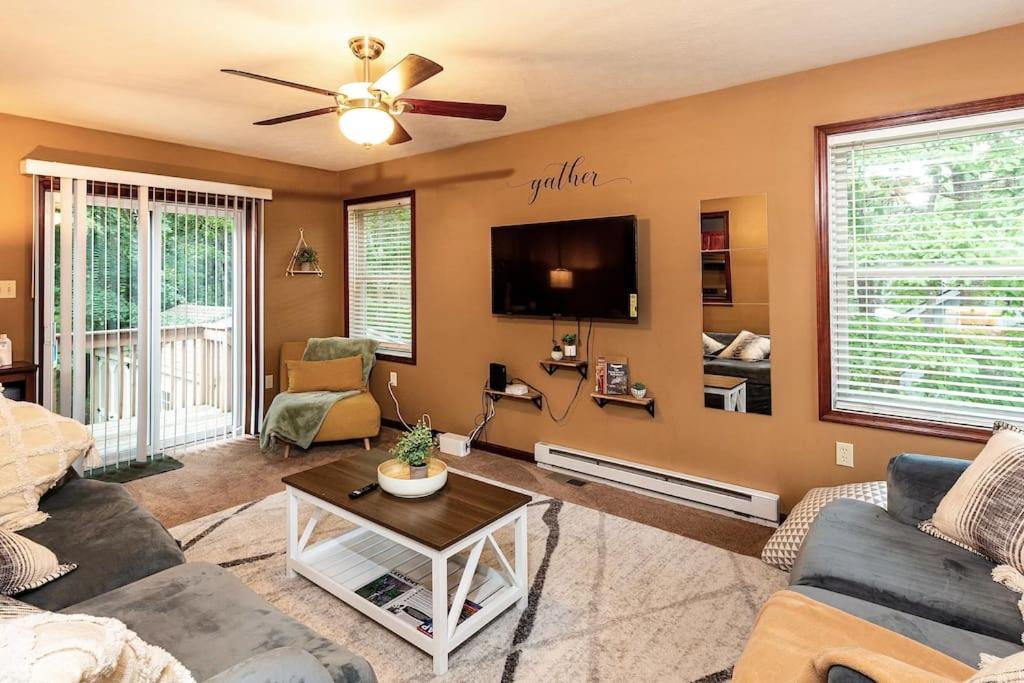Three-Bedroom Chalet photo 1