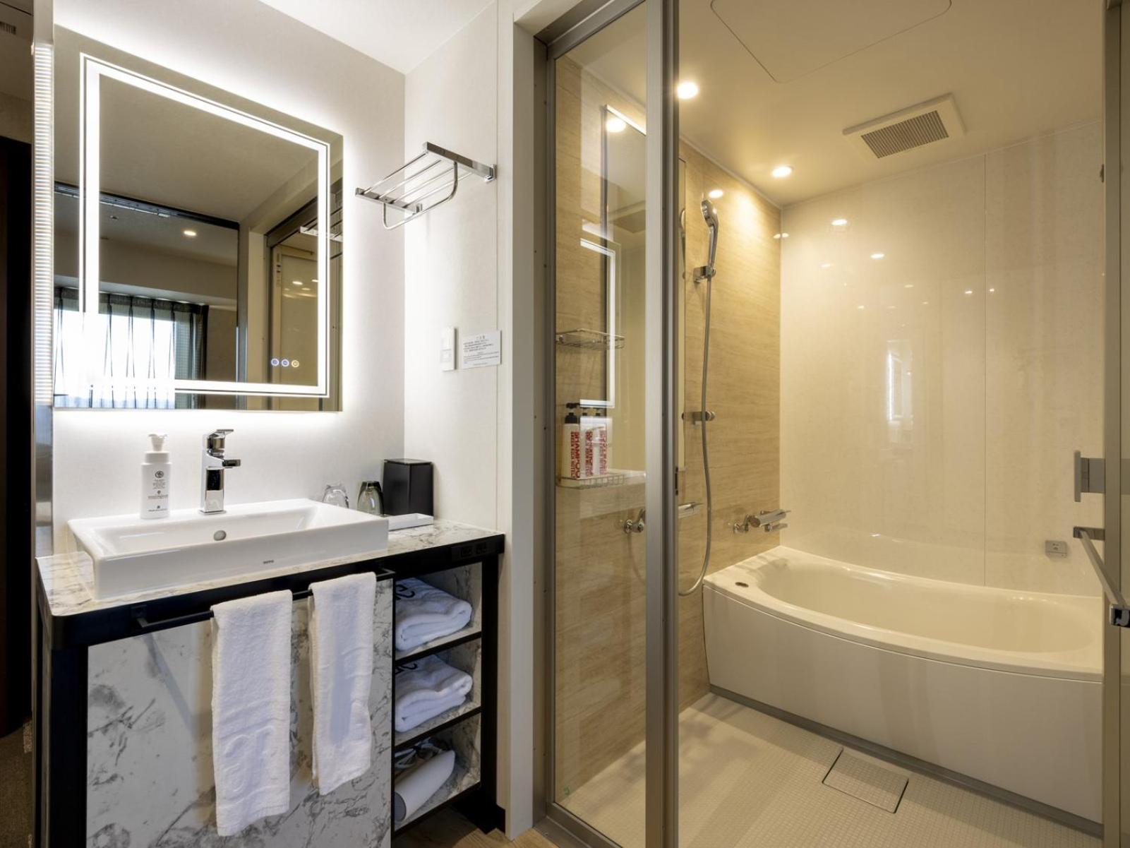 Premium Double Room - Smoking - Photo 7