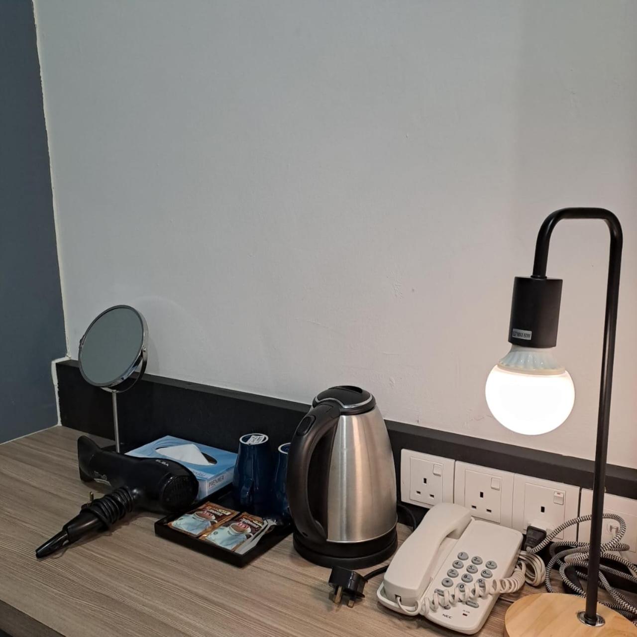 Deluxe Room Without Window - Photo 3