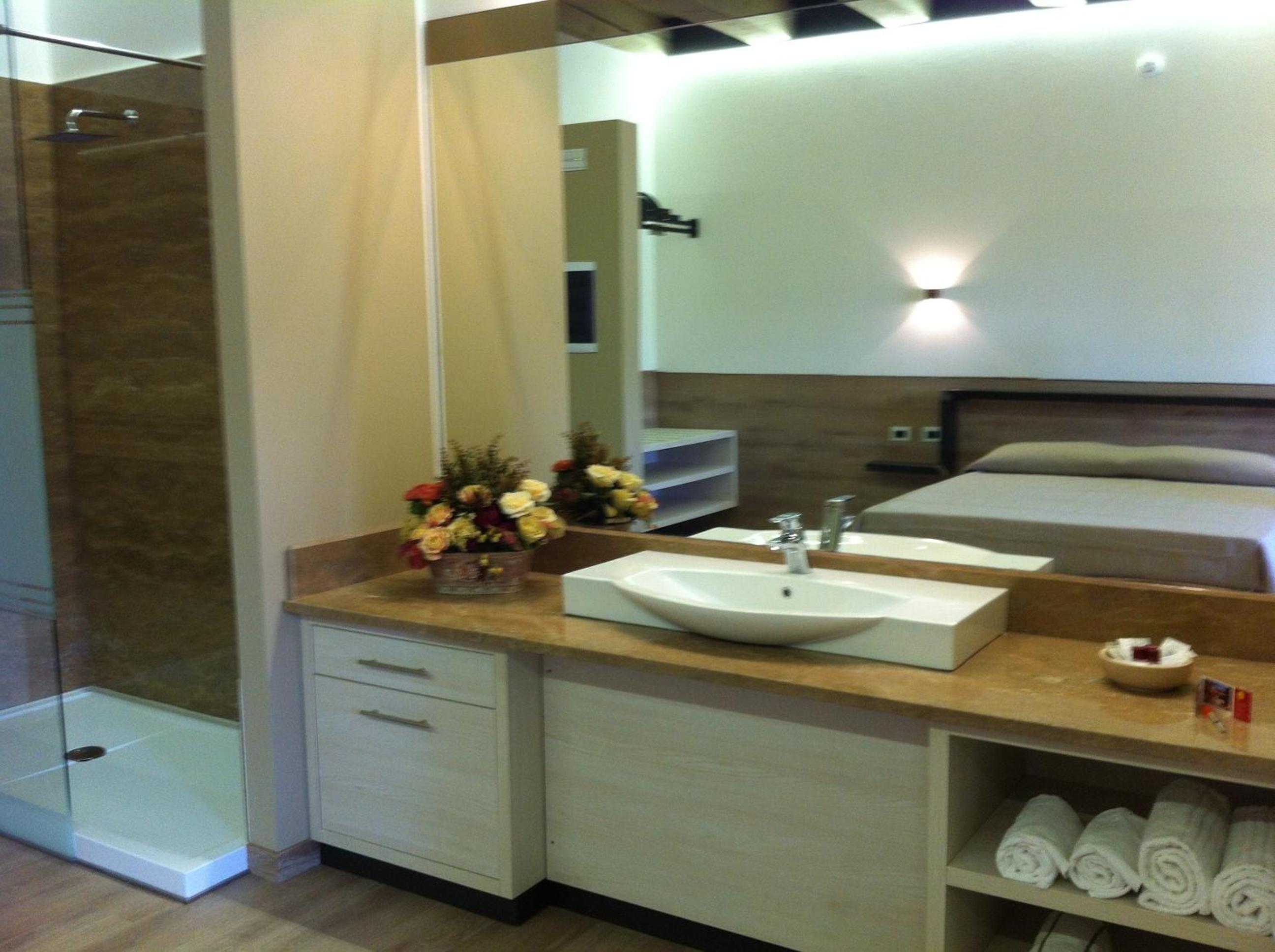 Double Room with Terrace - Photo 16