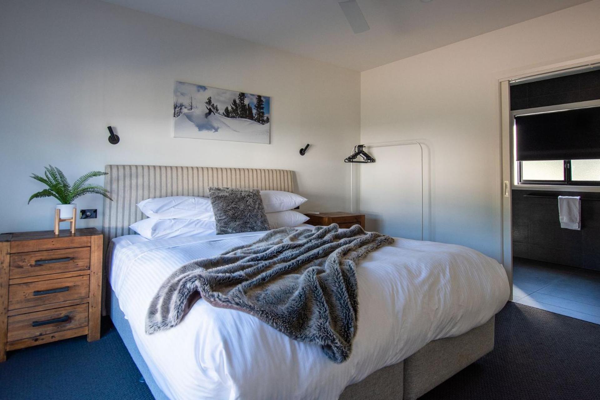 Five-Bedroom House photo 1