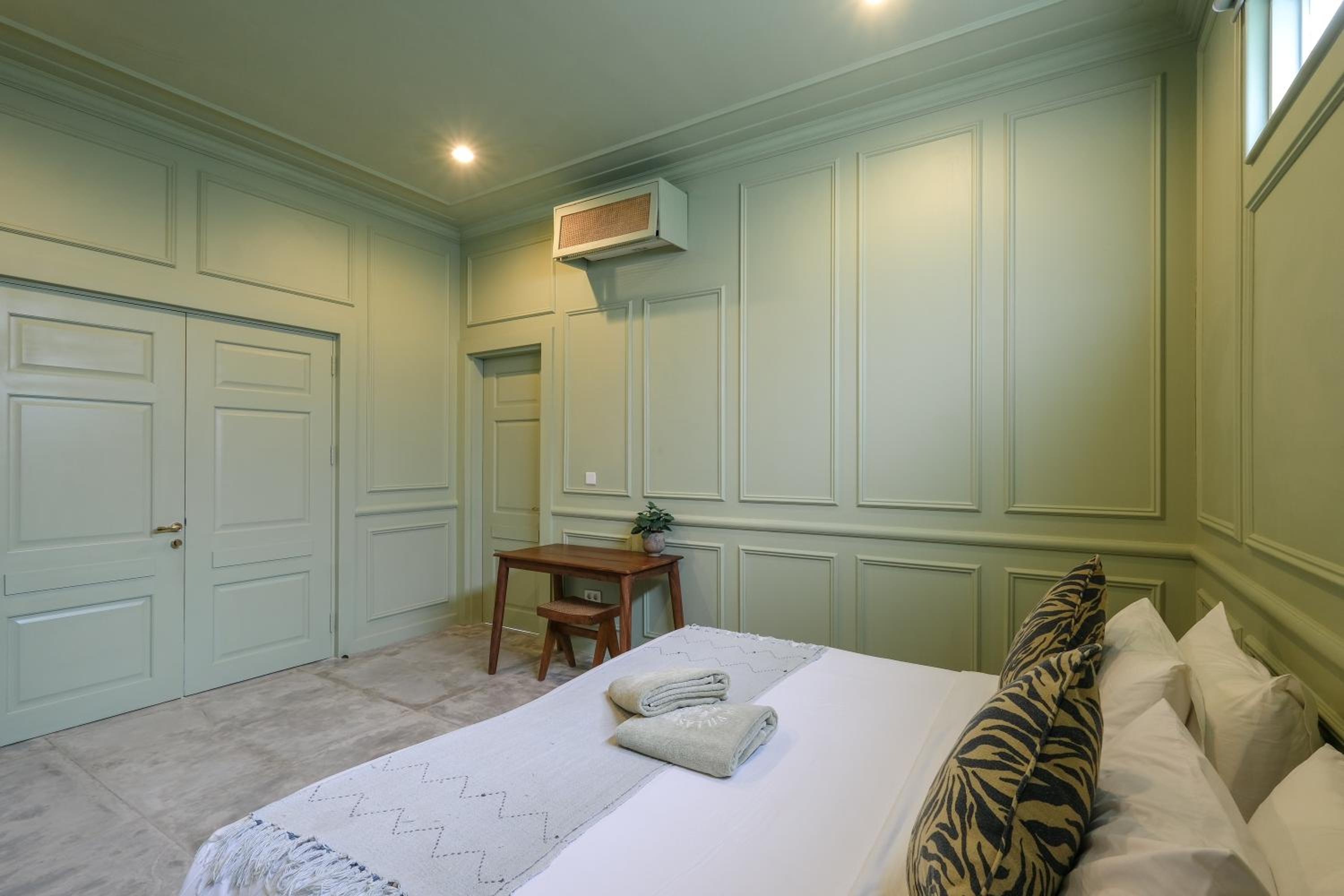 Villa with Private Pool - Photo 4