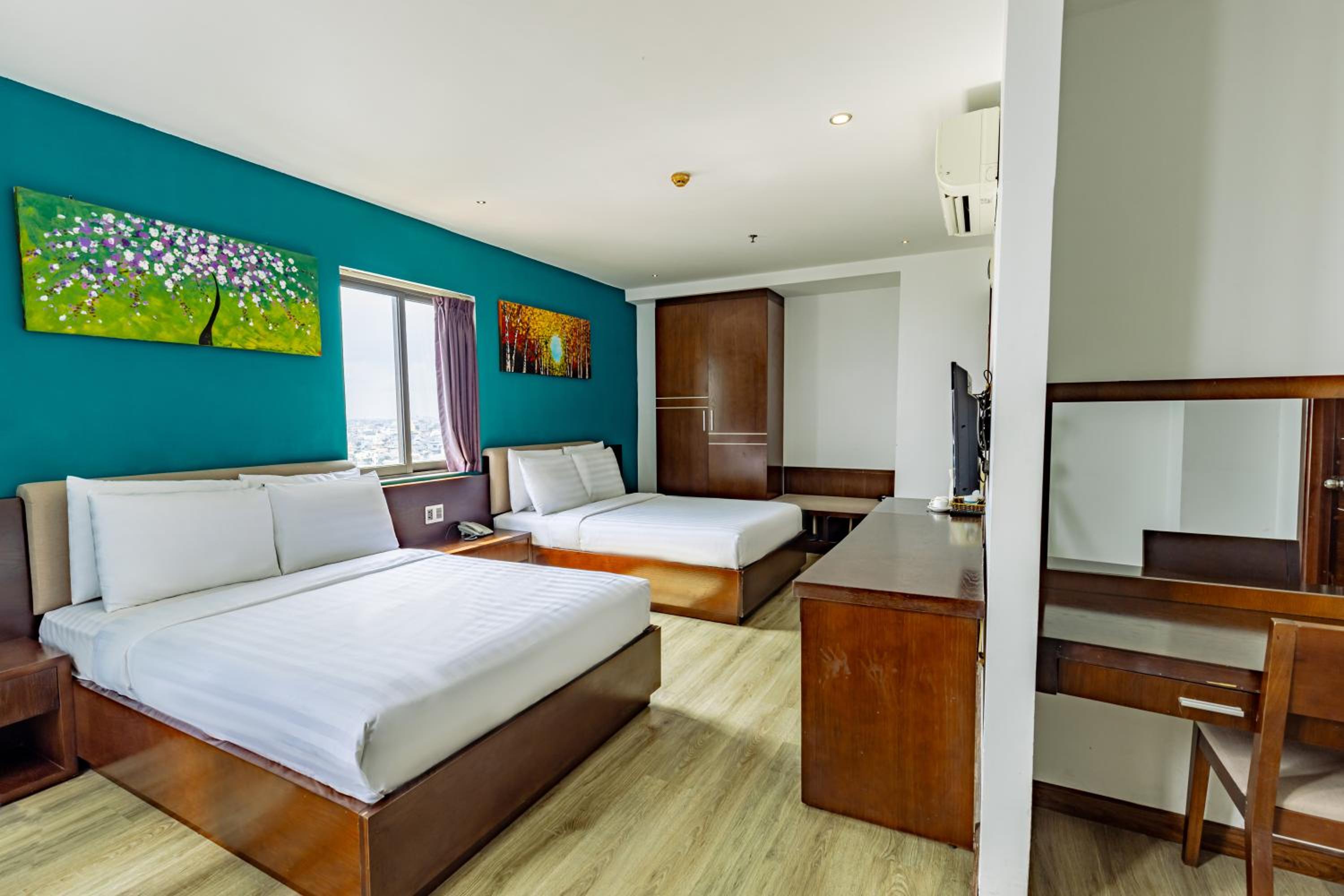 Deluxe Family Room