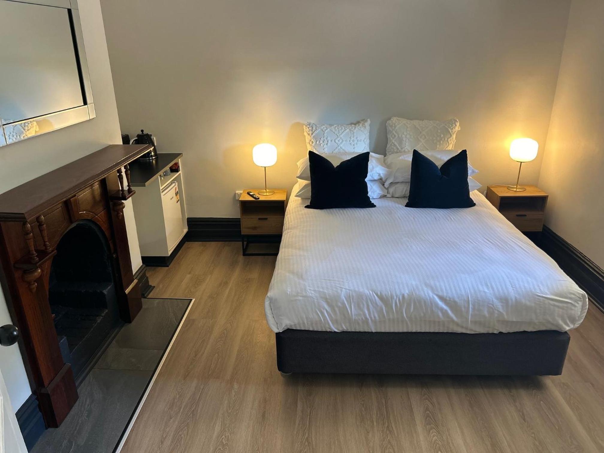 Queen Room with Shared Bathroom