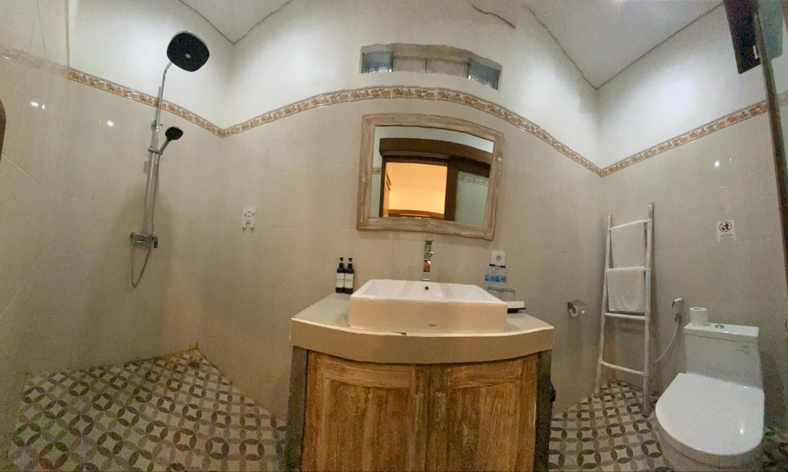 Standard Double Room - Photo 4