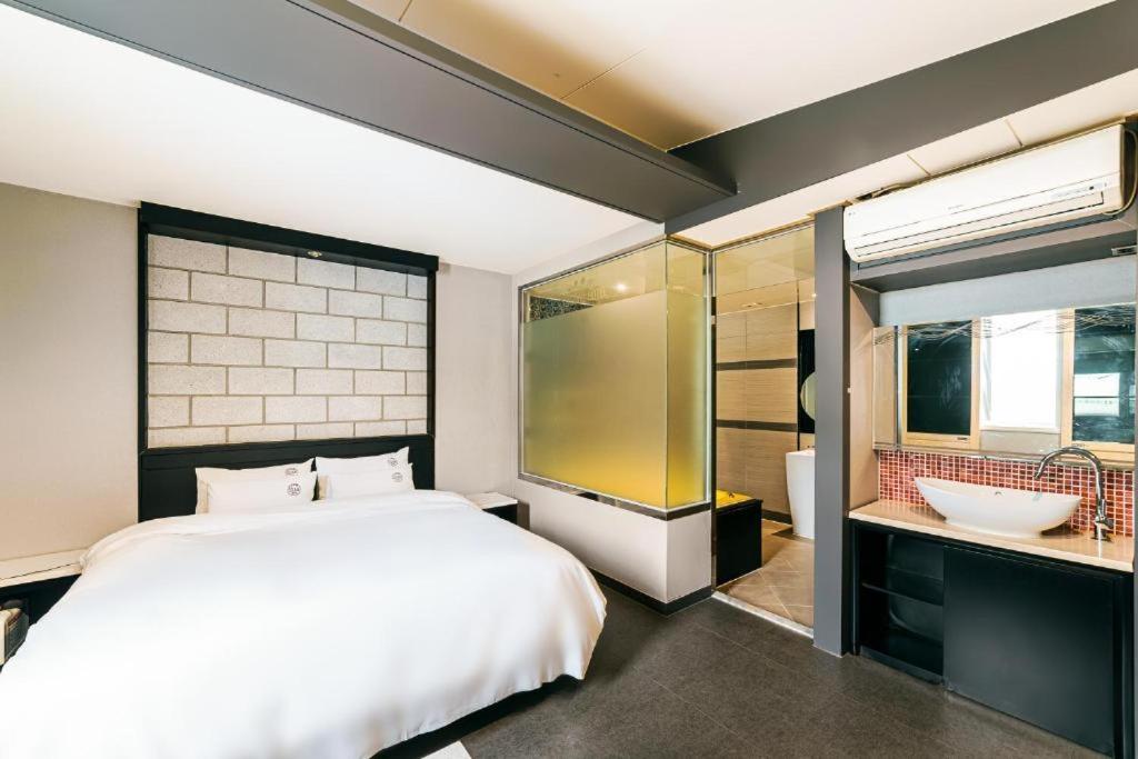 Deluxe Double Room - Photo 6