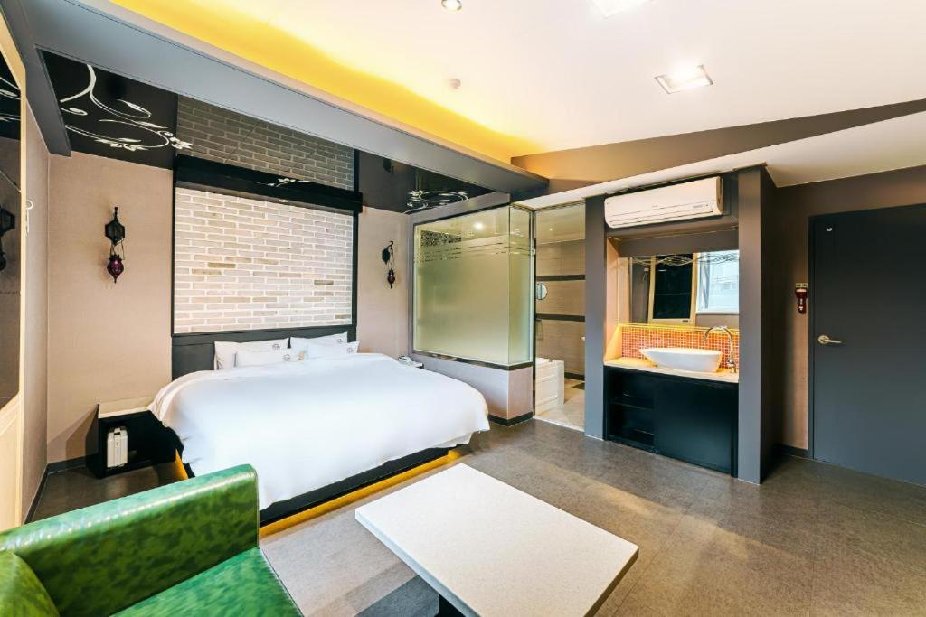 Deluxe Double Room - Photo 4
