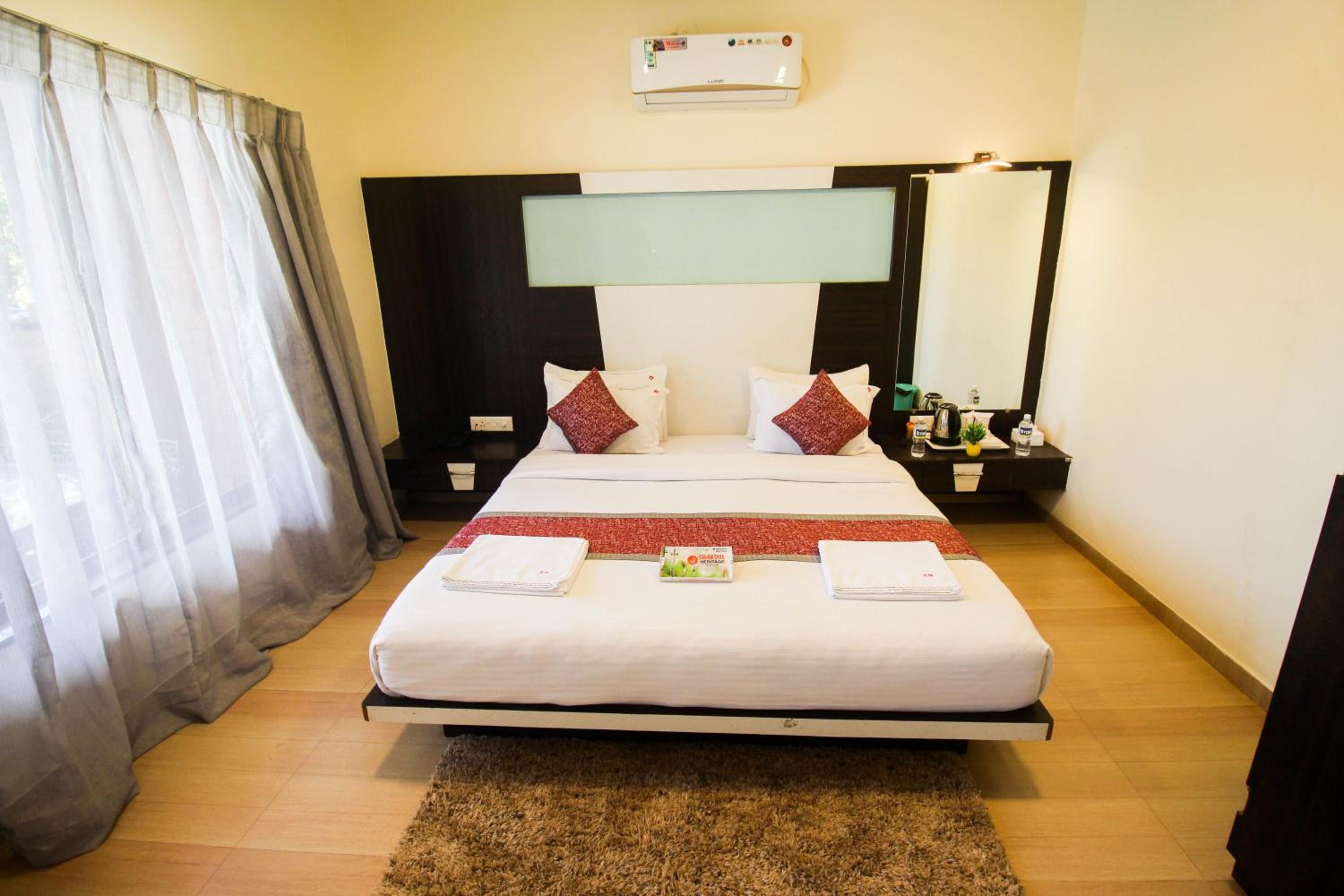 Double Room with Pool View photo 1