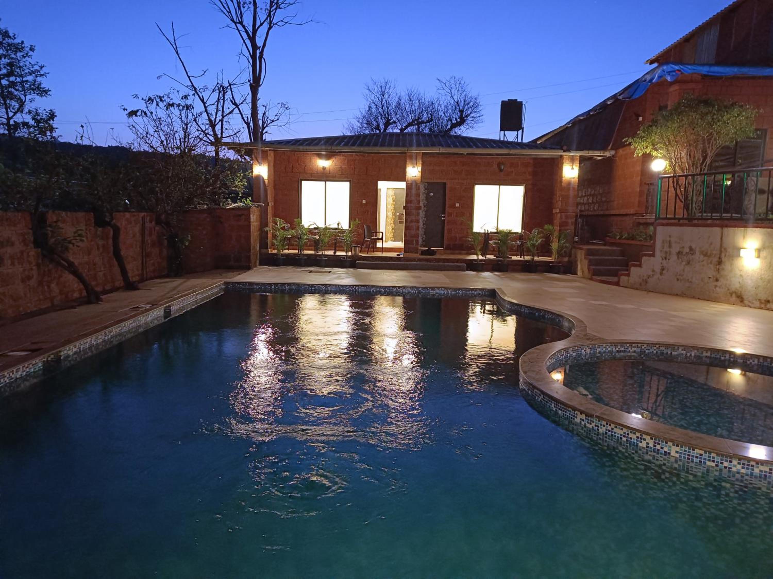 Double Room with Pool View photo 3