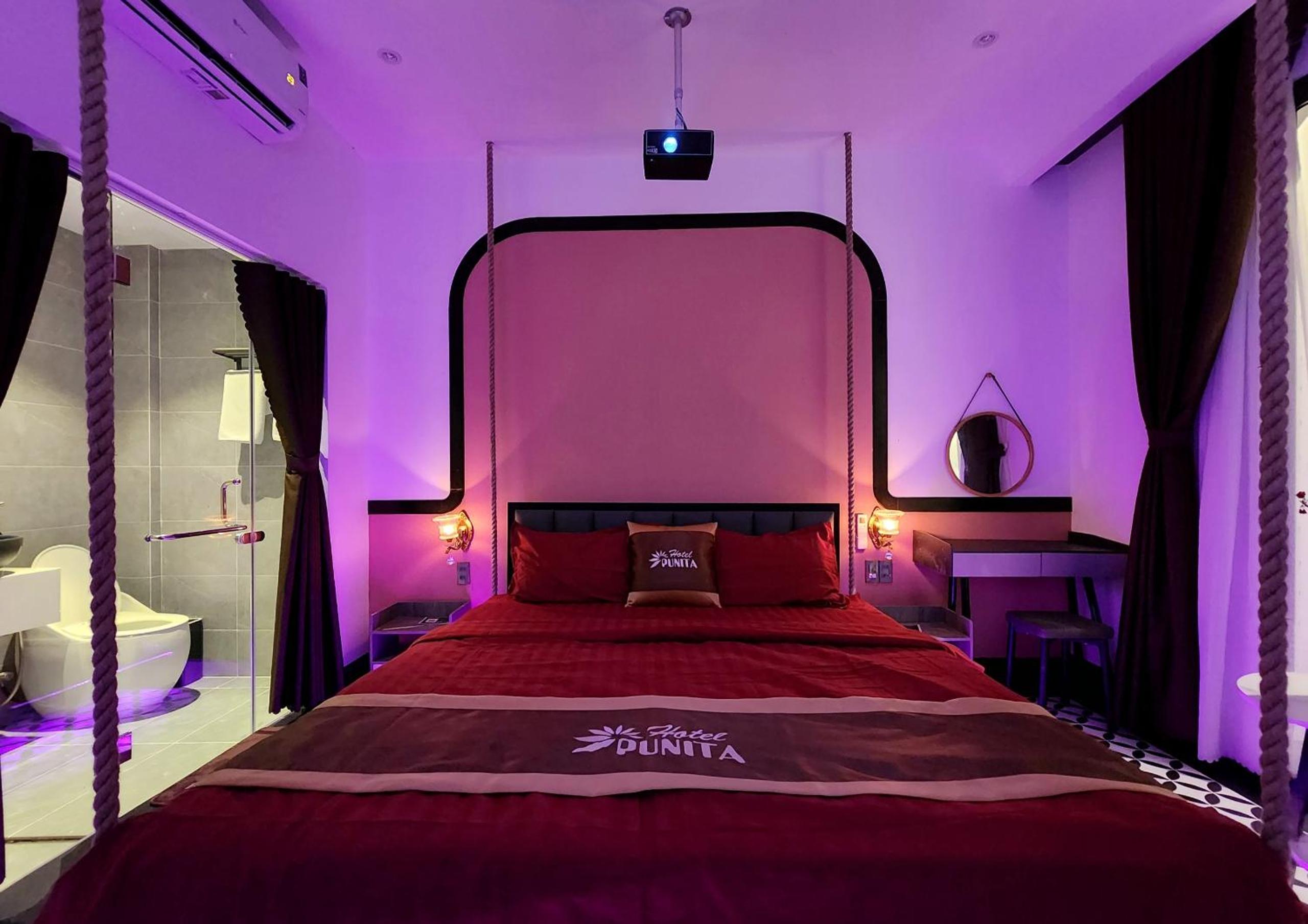 Deluxe Double Room with Balcony photo 2