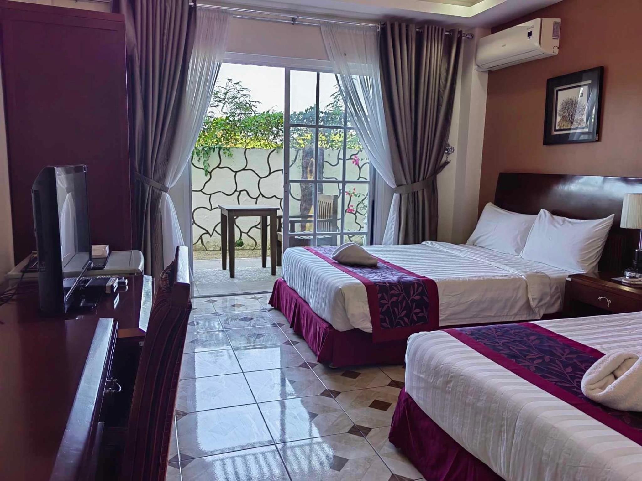 Deluxe Twin Room photo 2