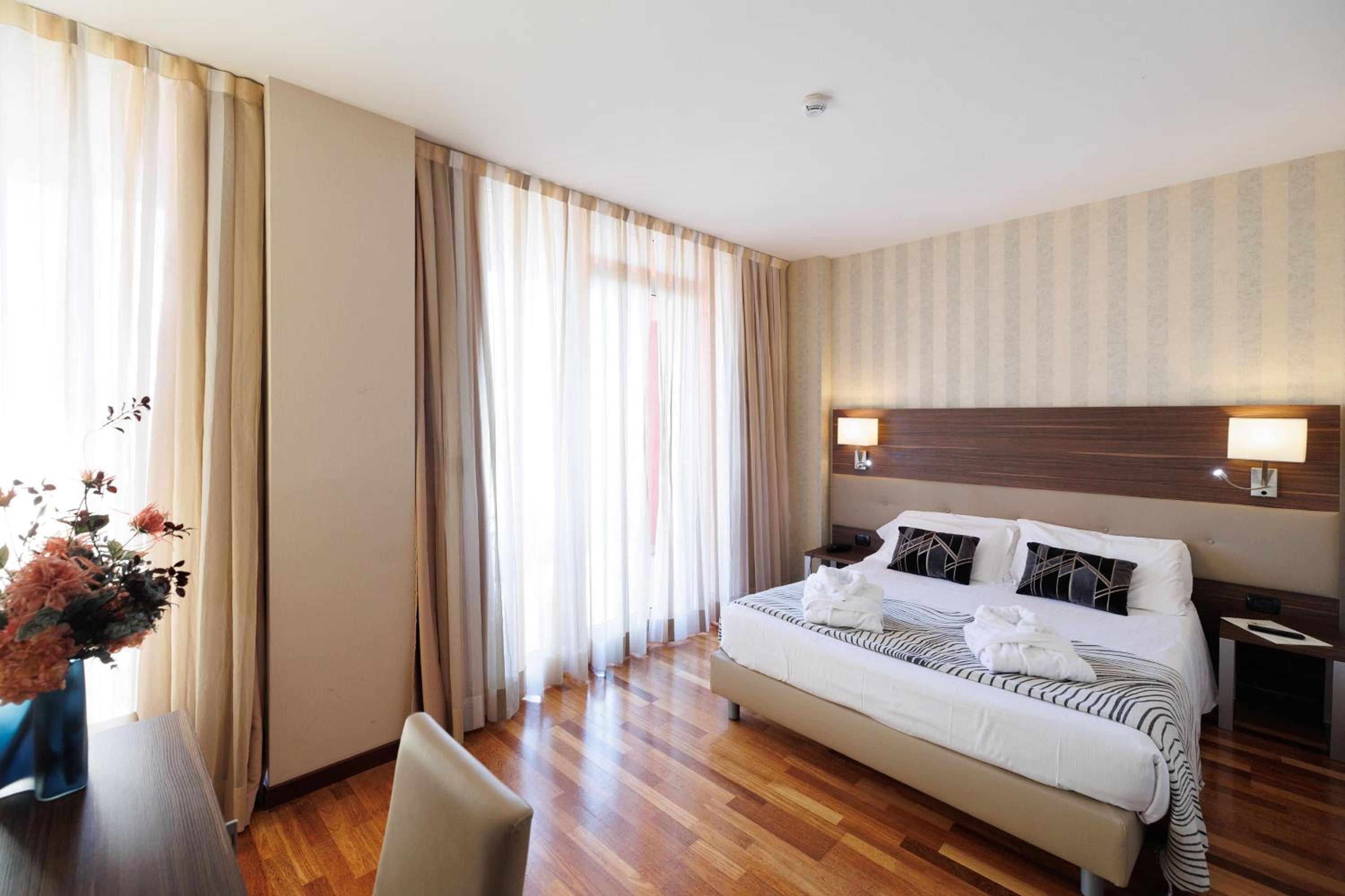 Double Room or Twin Room - Photo 1
