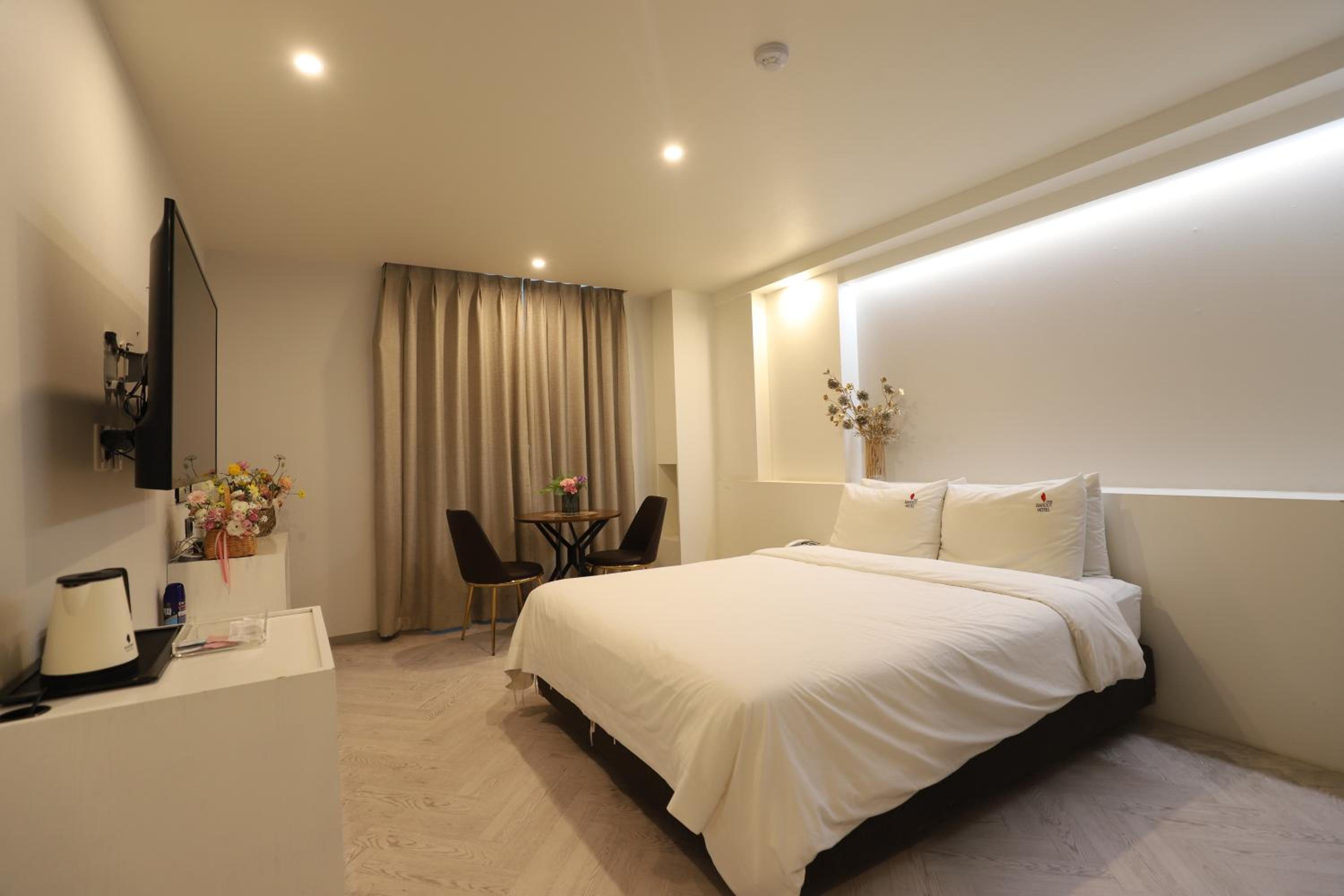 Standard Double Room - Photo 1
