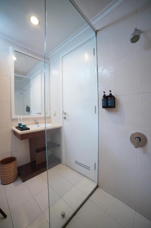 Deluxe Room - Photo 7