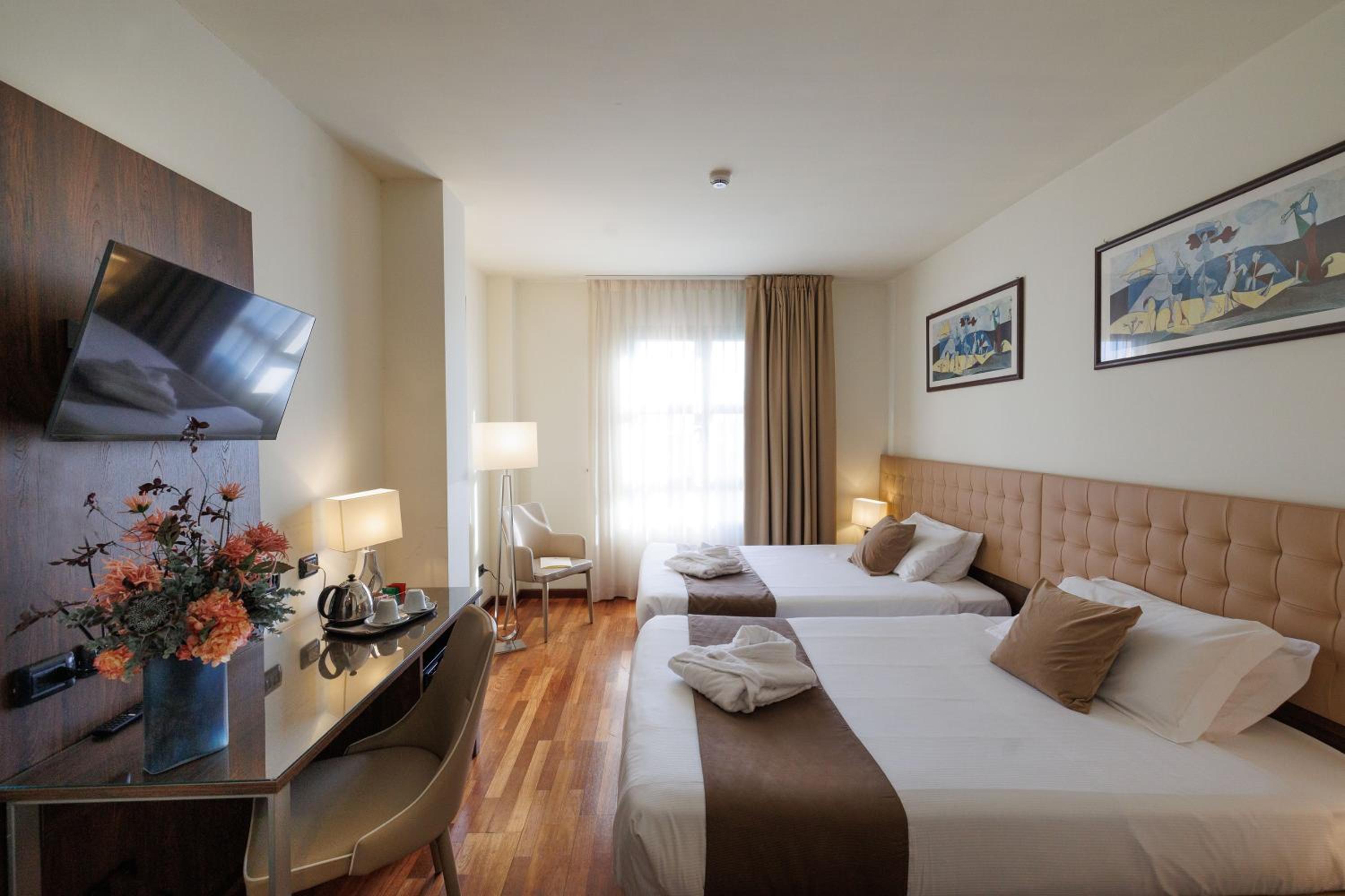 Superior Double or Twin Room - Photo 3