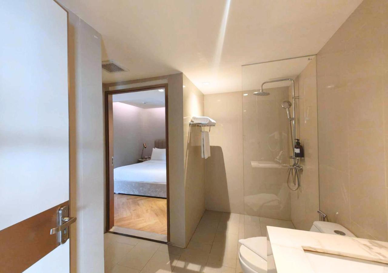 Two-Bedroom Riverview Suite photo 3