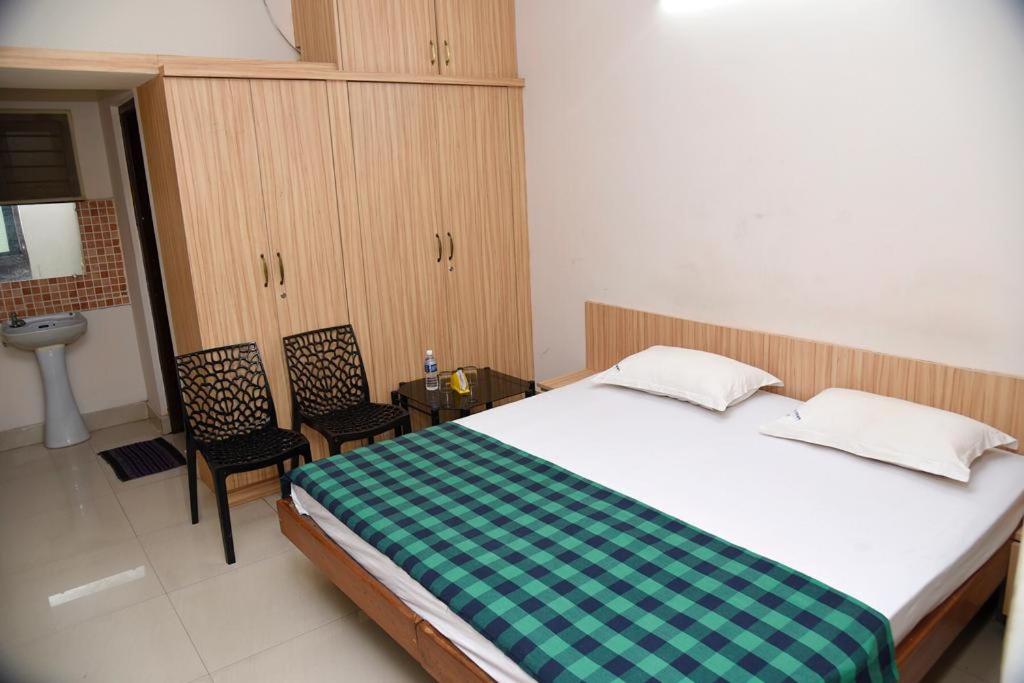 Budget Double Room photo 3