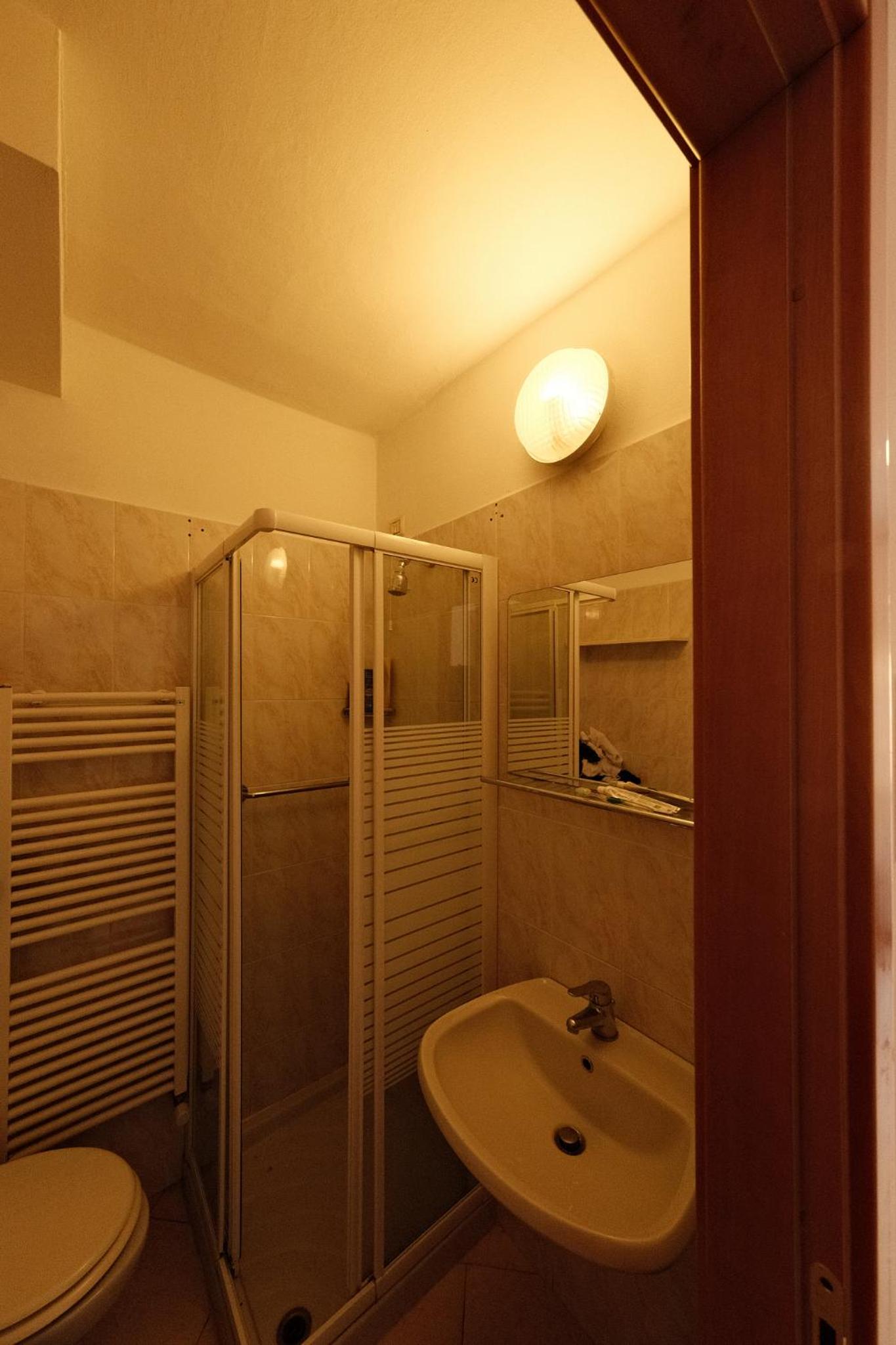 Economy Double Room photo 2